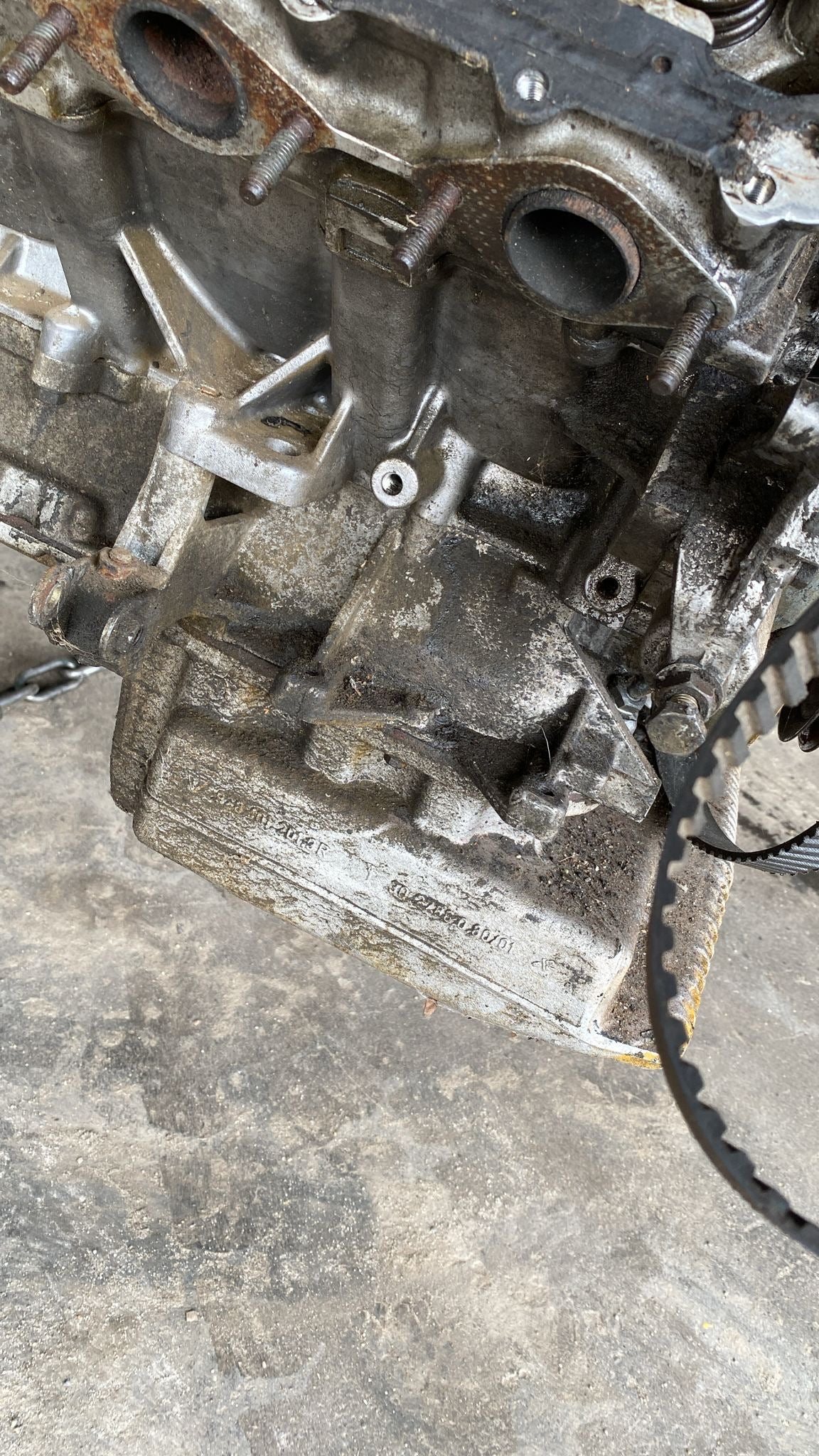 Porsche 928 4.5 M28/09 engine with cylinder heads, spares or repair