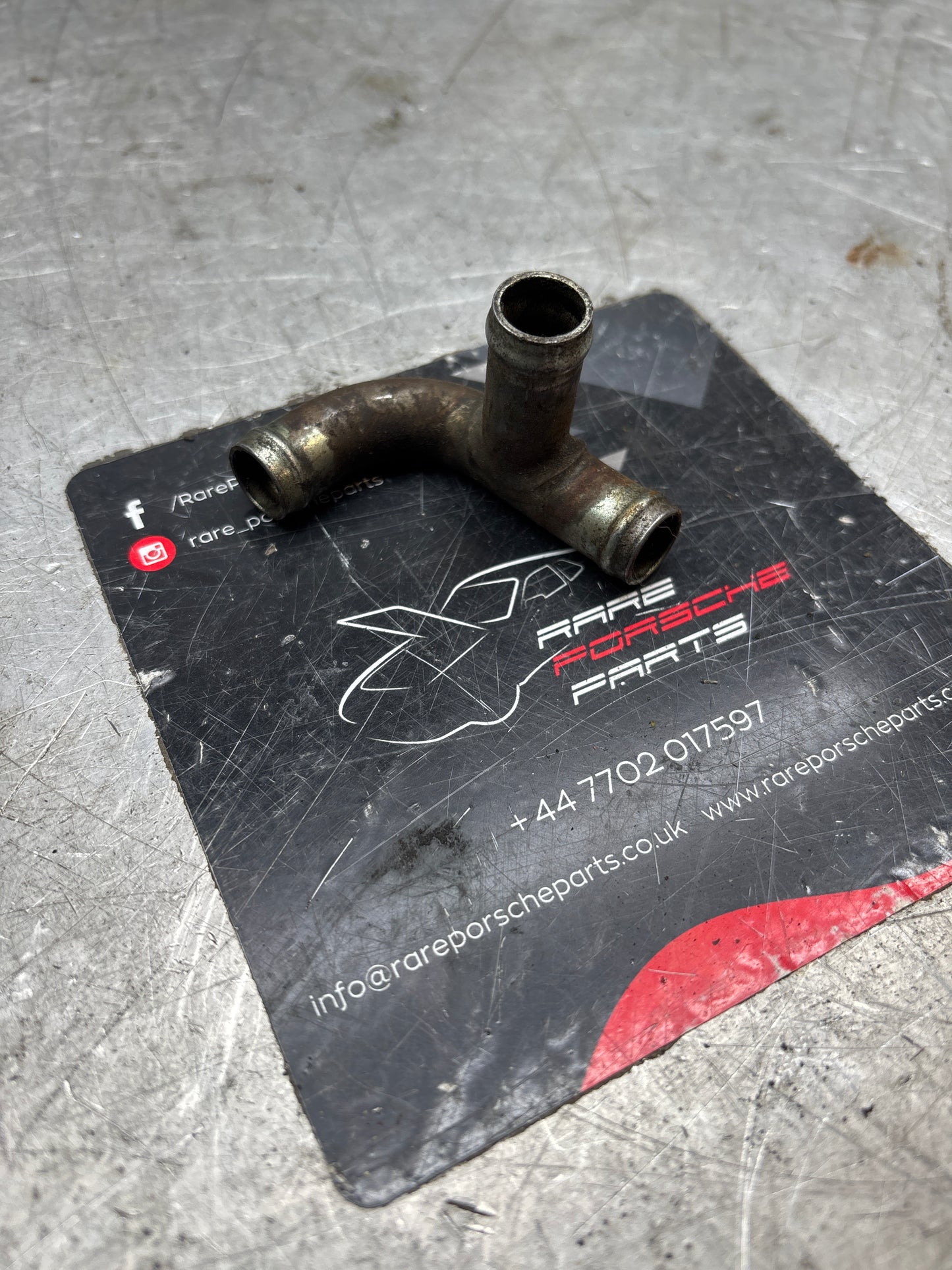 Porsche 944 924 Brake booster hose Connecting Piece metal type 94411036302, refurbished