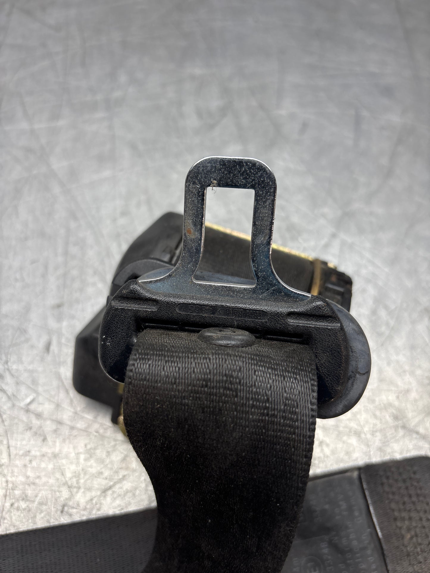 Porsche 944 S S2 Turbo front right O/S seat belt 94480303402, used