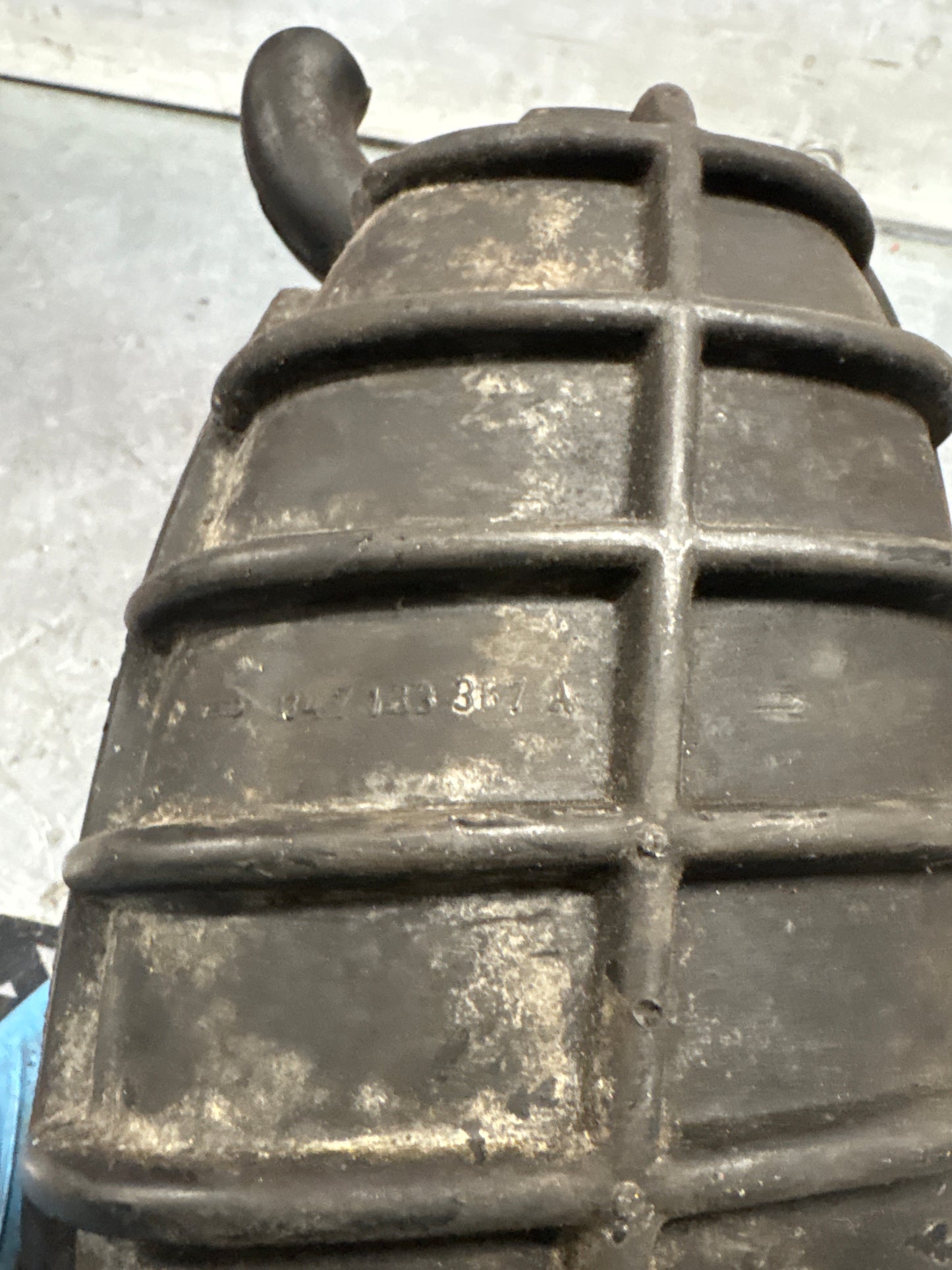 Porsche 924 fuel metering head to air intake 047133367A 047 133 367 A