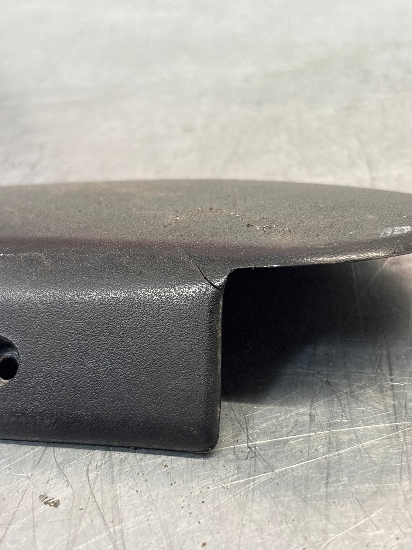 Porsche 928 seat hinge cover black used,cracked 92852114802