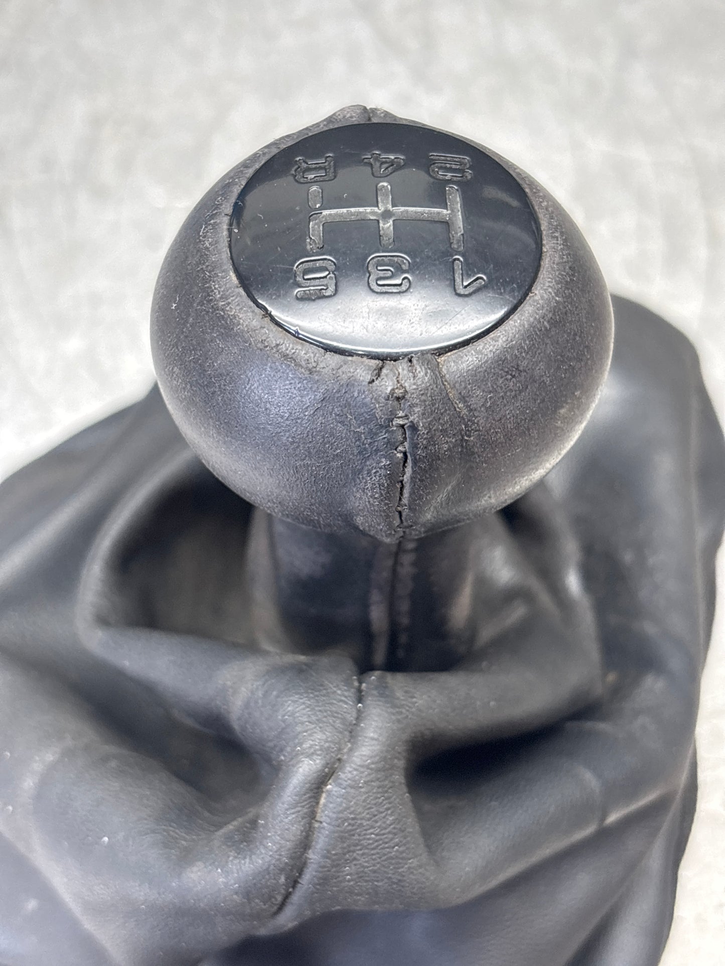 Porsche 924/944 used gear knob and boot, black 94442407500