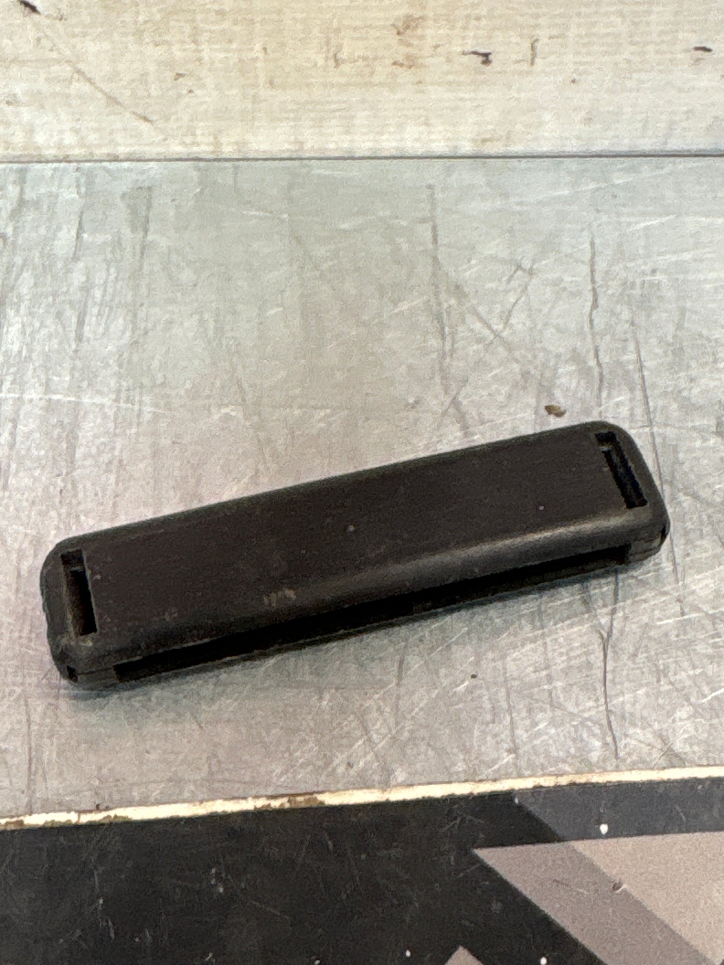 Porsche 928 seat belt clip, used 92880315102 / 92880315302