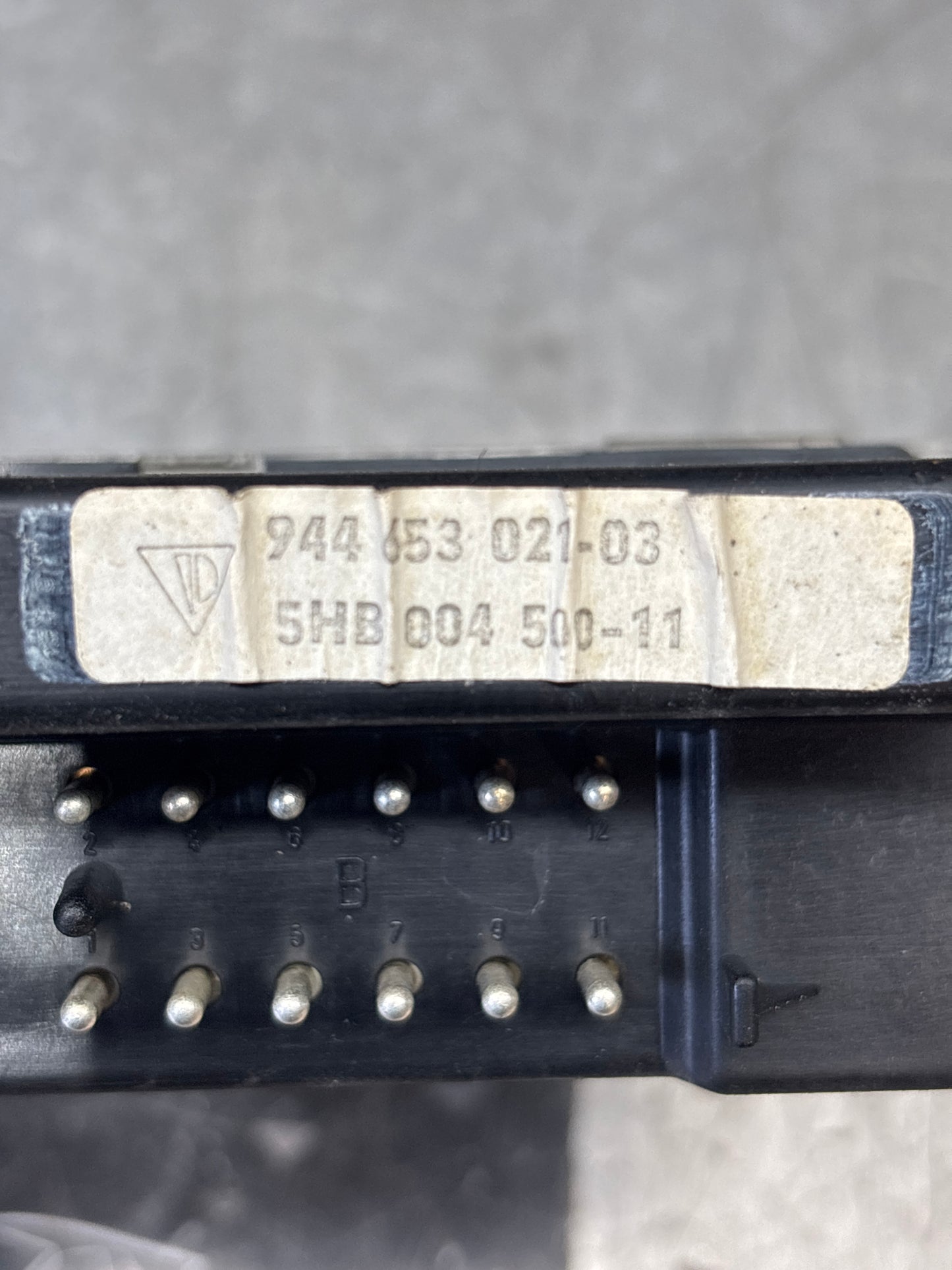 Porsche 944 climate heater control switch unit 85.5-91 years. 94465302103 used, broken plastic