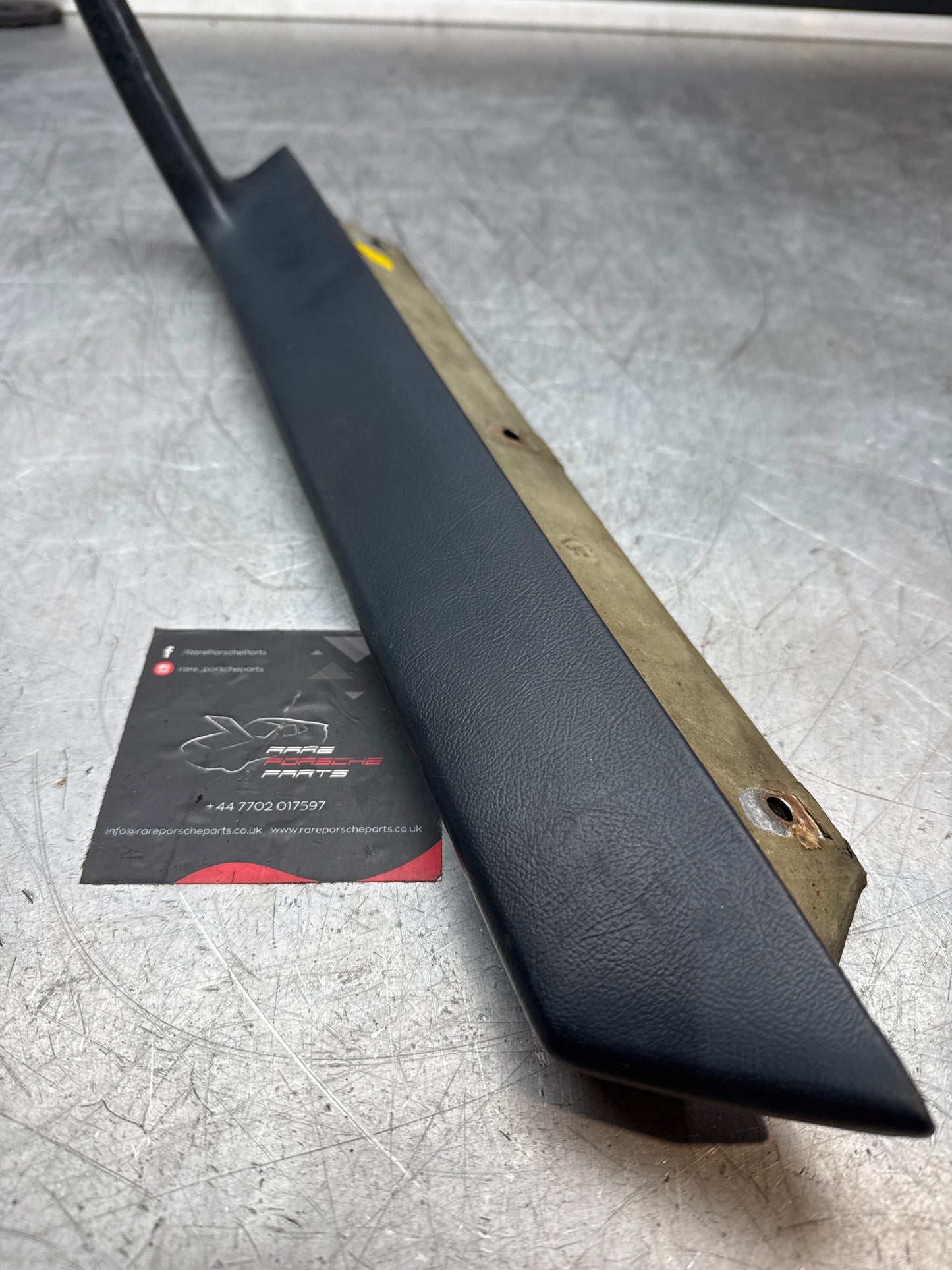 Porsche 944 right door pull handle armrest, cobalt blue 477867172 used