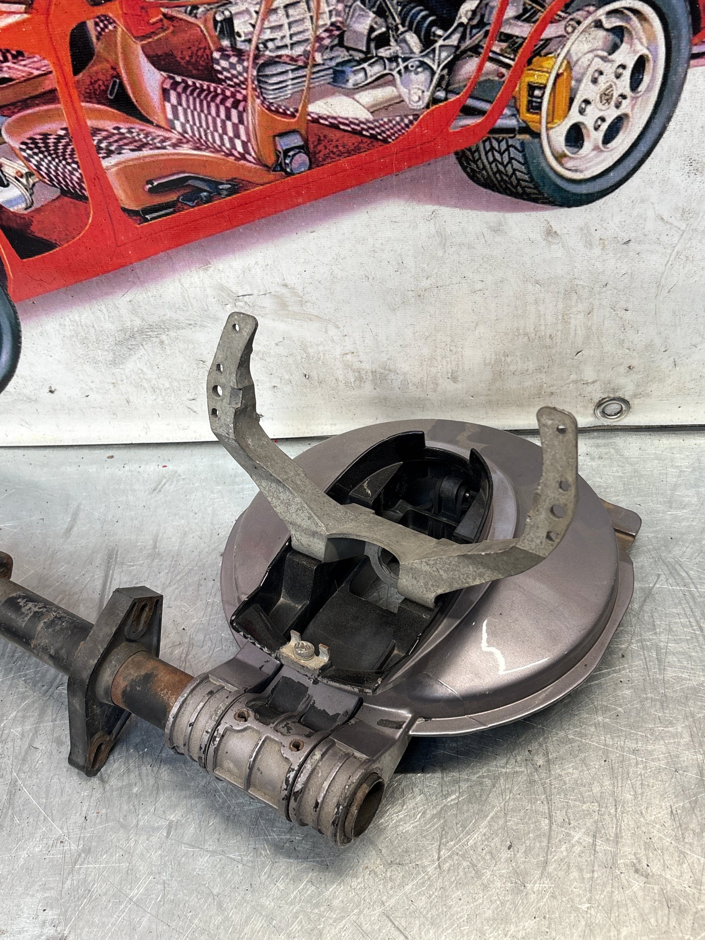 Porsche 928 right headlight swivel frame 92875024902 92875024302 used