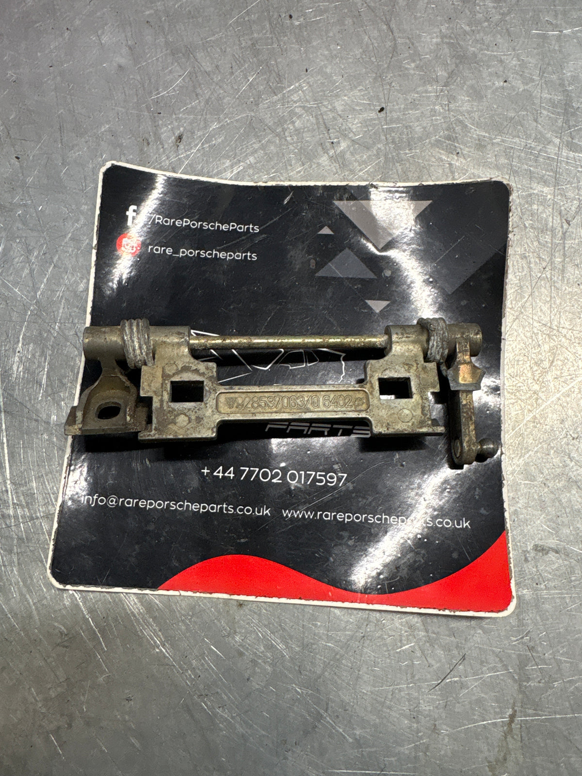Porsche 928 left door handle assembly 92853706302 Used
