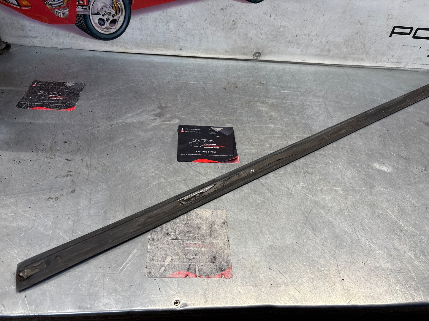 Porsche 928 Door Bump Strip right Side, for spares or repair 92855903403