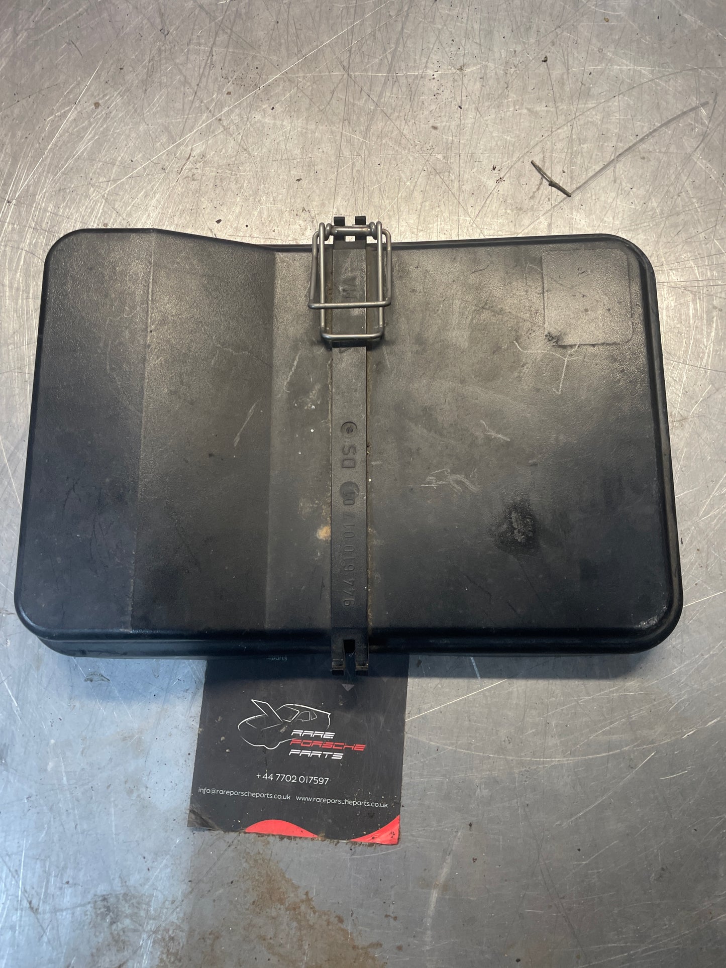 Porsche 944 Fuse box lid / Fuse board lid / cover 94461012104, 9446101701 used