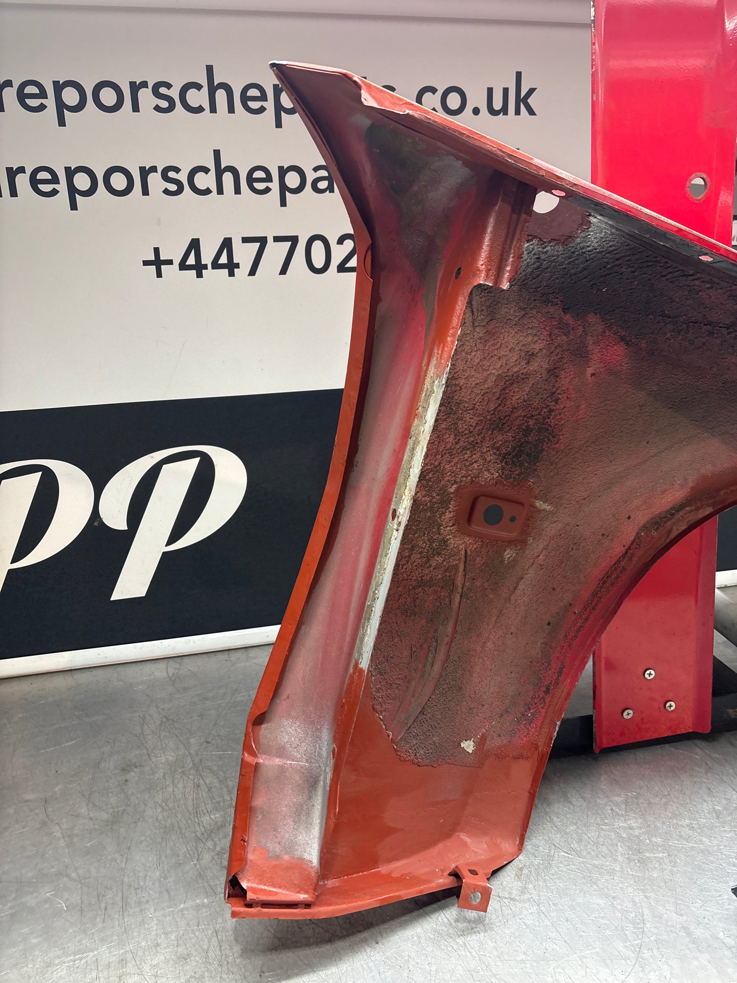 Porsche 944 early left front wing, used 93150302103 no rust, with aerial hole