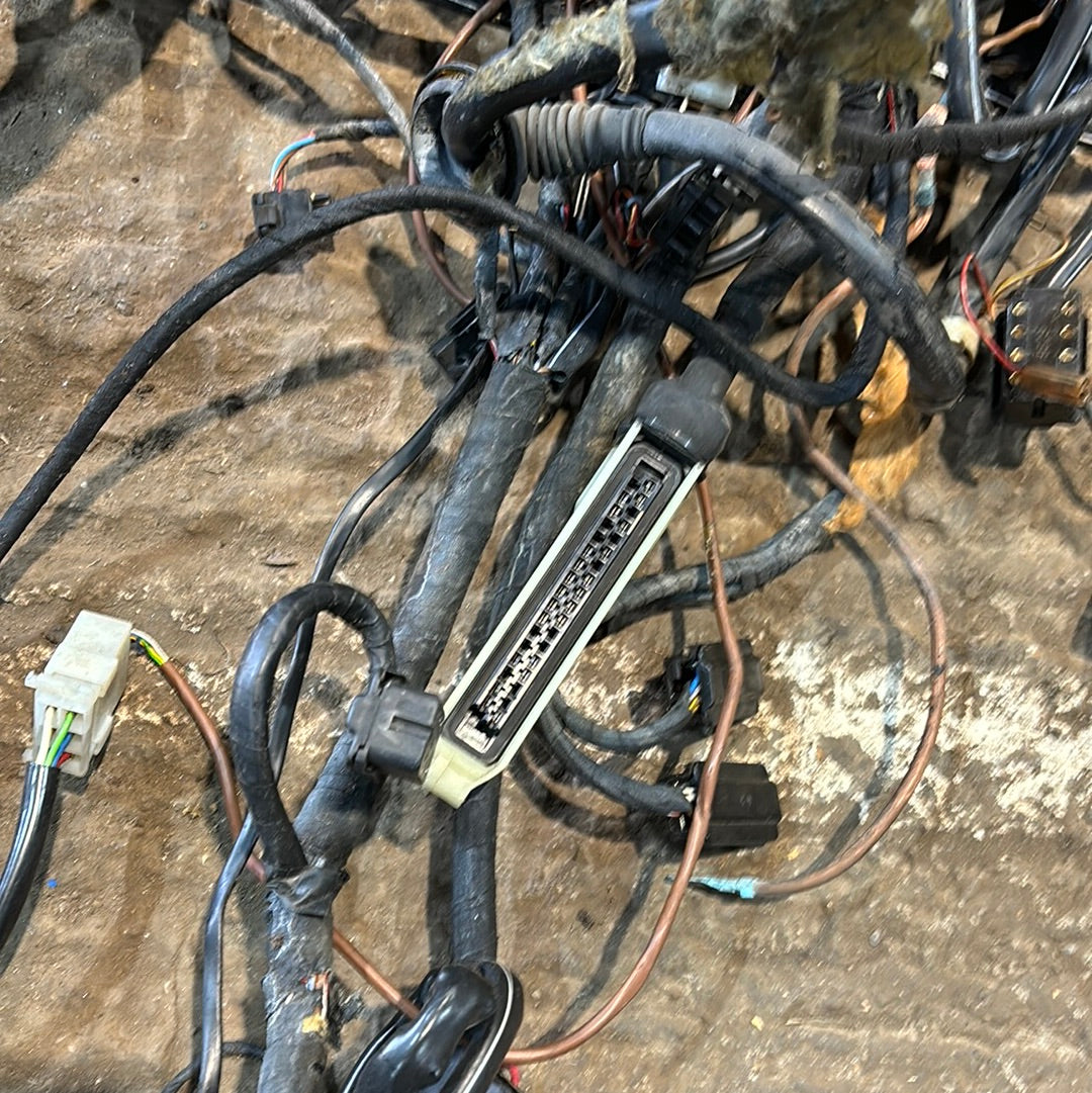 Porsche 944 2.7 interior wiring loom for spares or repair 014