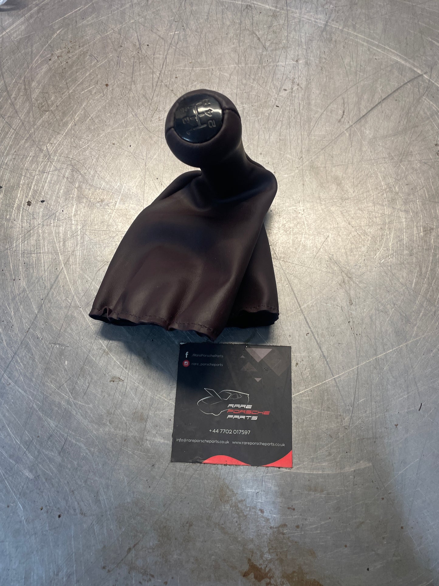 Porsche 924/944 refurbished gear knob and boot, burgundy 94442407500
