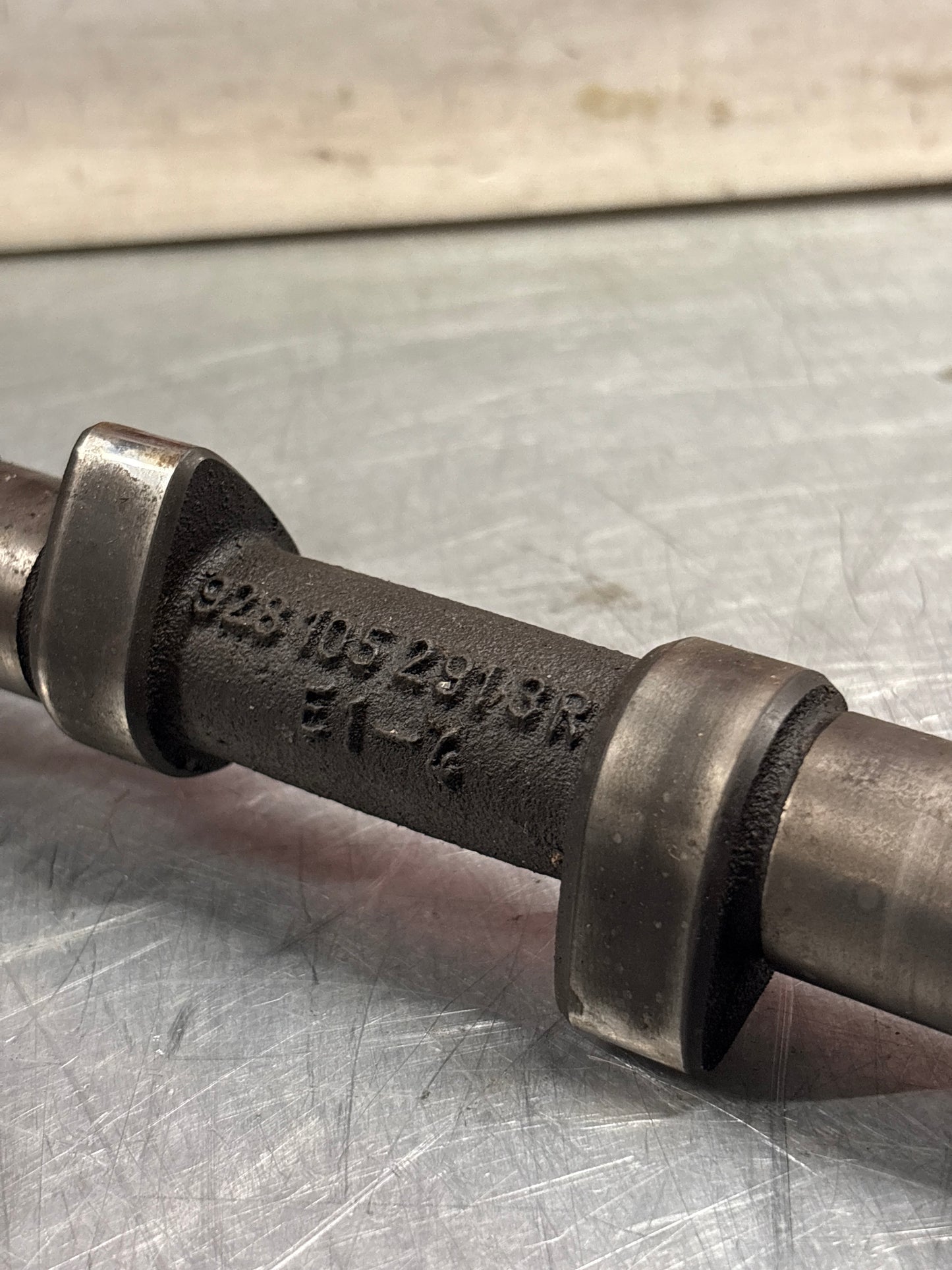 Porsche 928 S3 M28.45/46 engine Camshaft, intake side, cylinder 1-4, used 9281052913R / 92810529108
