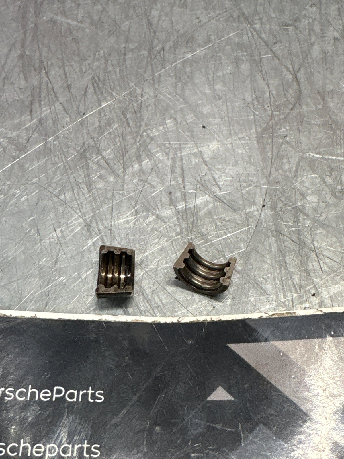 Porsche 928 / 944 / 924S / 964 valve collet, used 90110541700