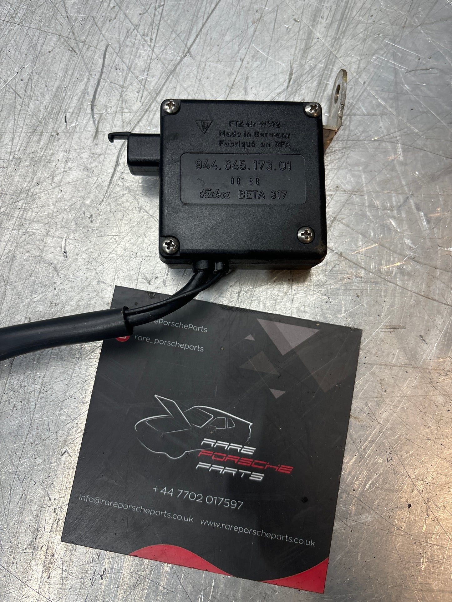 Amplificatore antenna Porsche 944 94464517301, usato