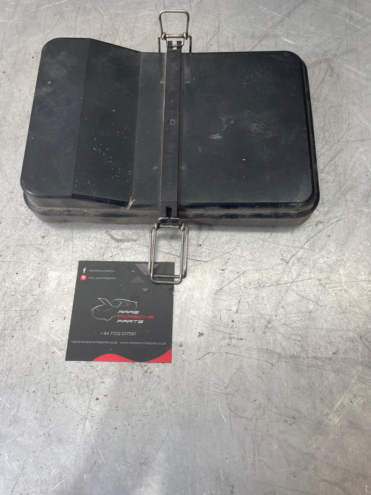 Porsche 944 Fuse box lid / Fuse board lid / cover 94461013104, 94461001701