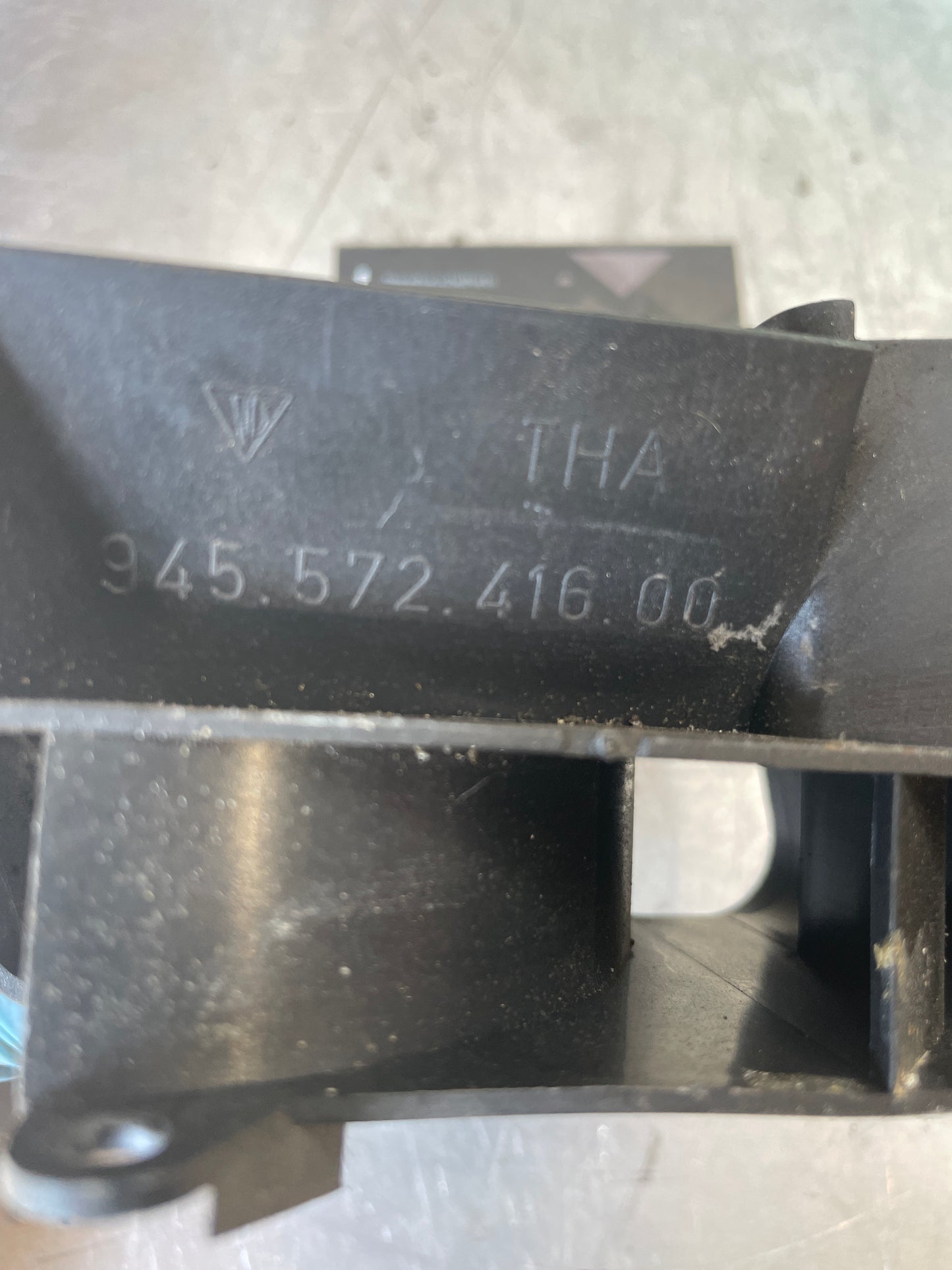 Porsche 944 / 968 Left, footwell air vent 94557241600, used