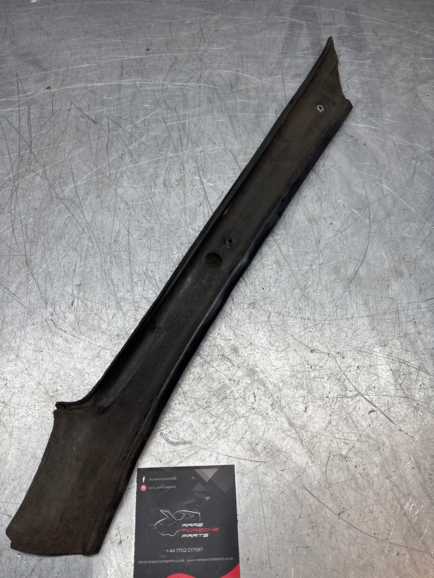 Porsche 944 Quadratisches Armaturenbrett, schwarze A-Säulenabdeckung, Zierleiste, rechts, gebraucht