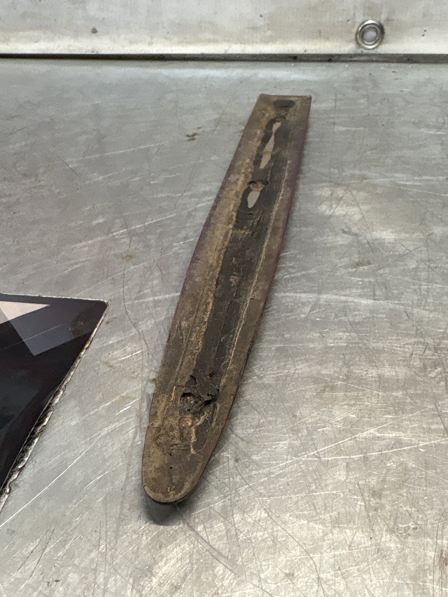 Porsche 928 right side front wing molding trim, for spares or repair 92855903803