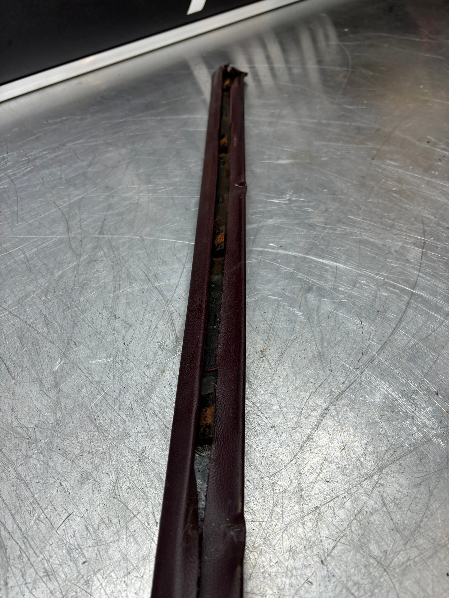 Porsche 928 Burgundy tailgate trim, right, 92855503802 used