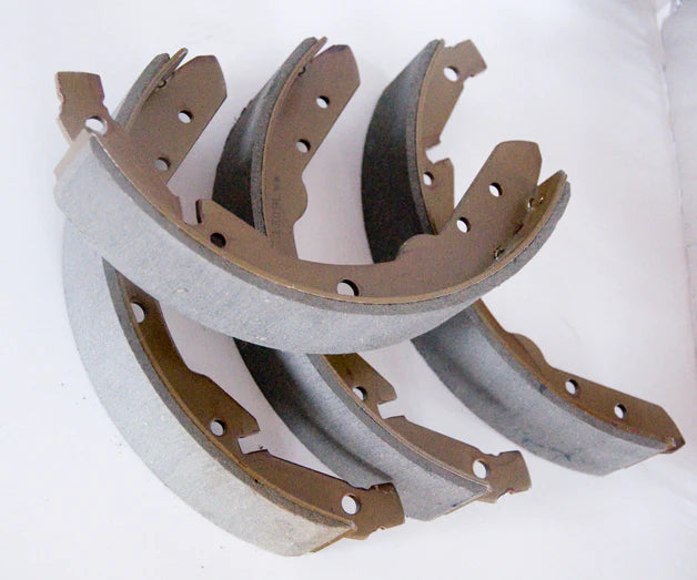 Porsche 924 rear brake shoes (2.0, 4 stud model only) 477 609 537 D