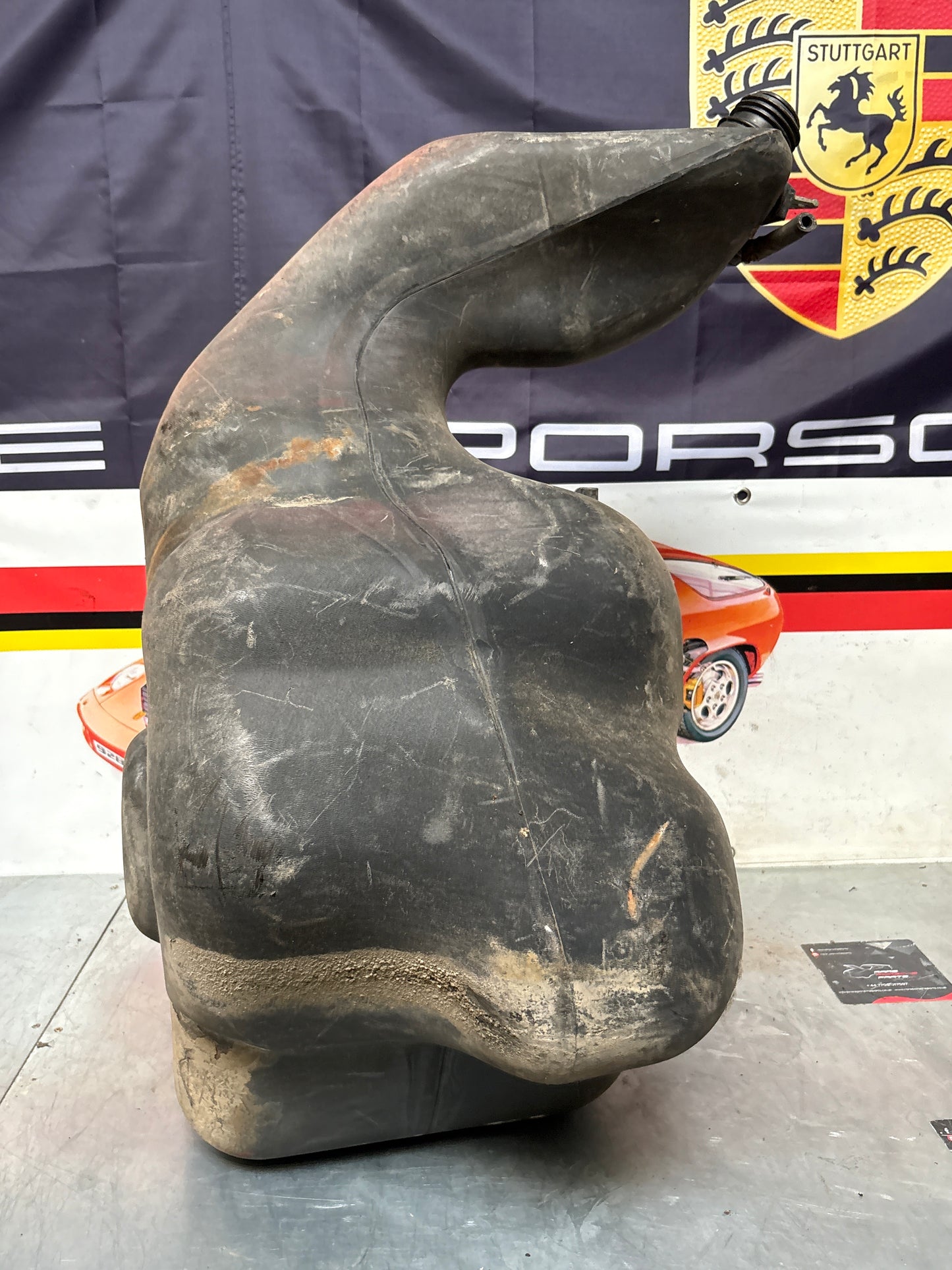 Porsche 928 fuel tank, used 92820100303/04