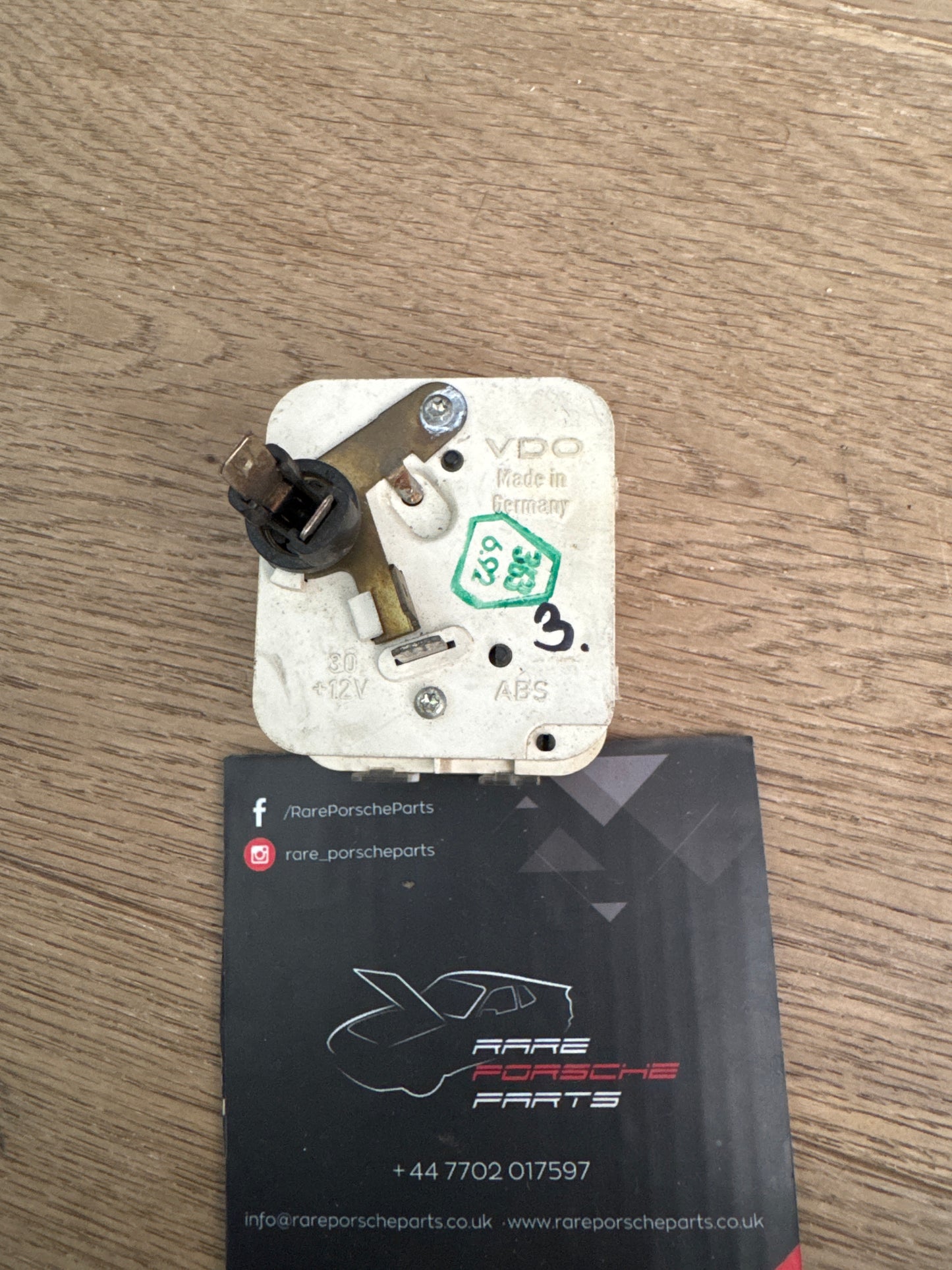 Porsche 968 / 944 clock 9446114800 used (Copy)