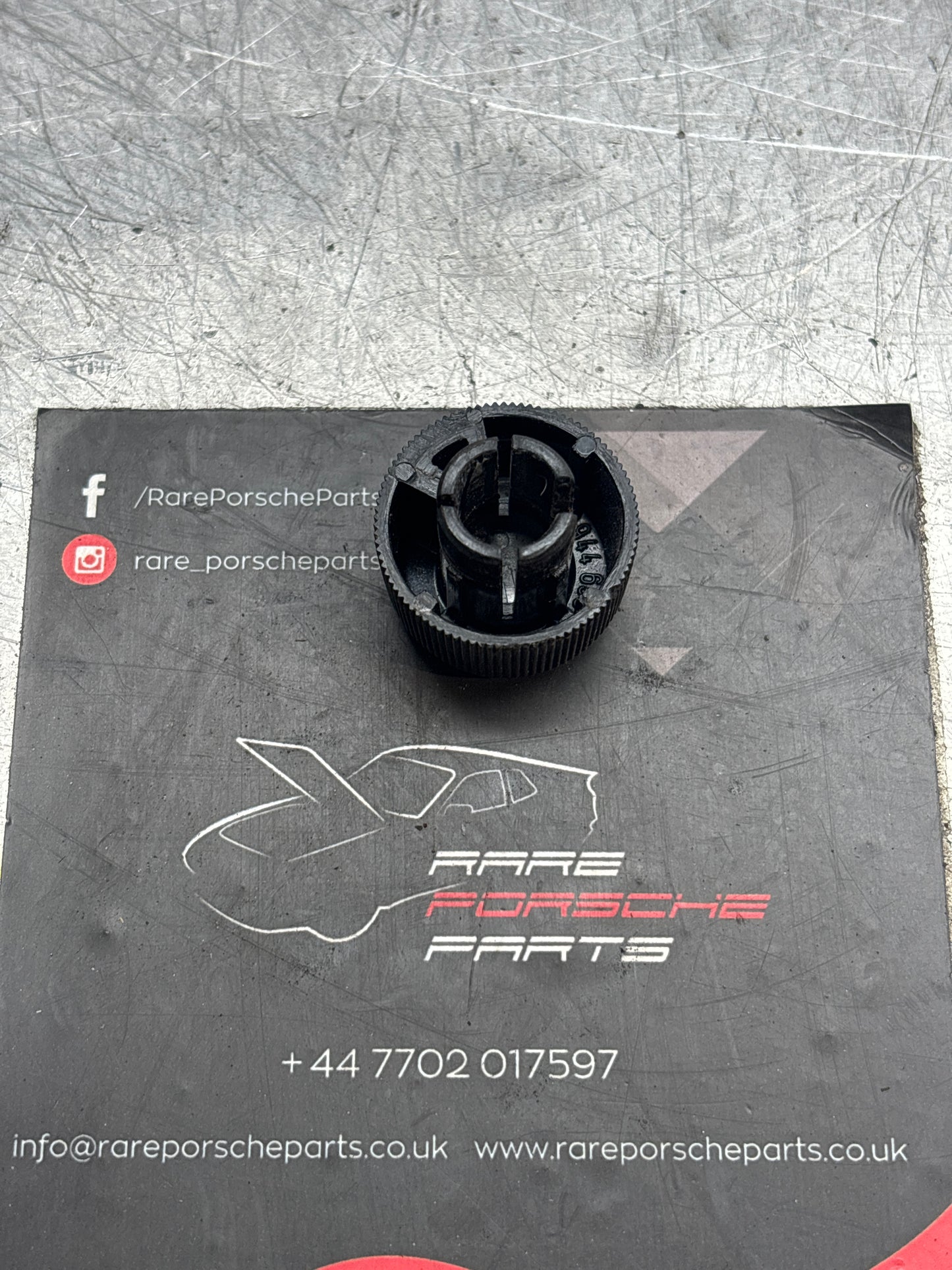Porsche 944/968 fan knob, 94465320700, used