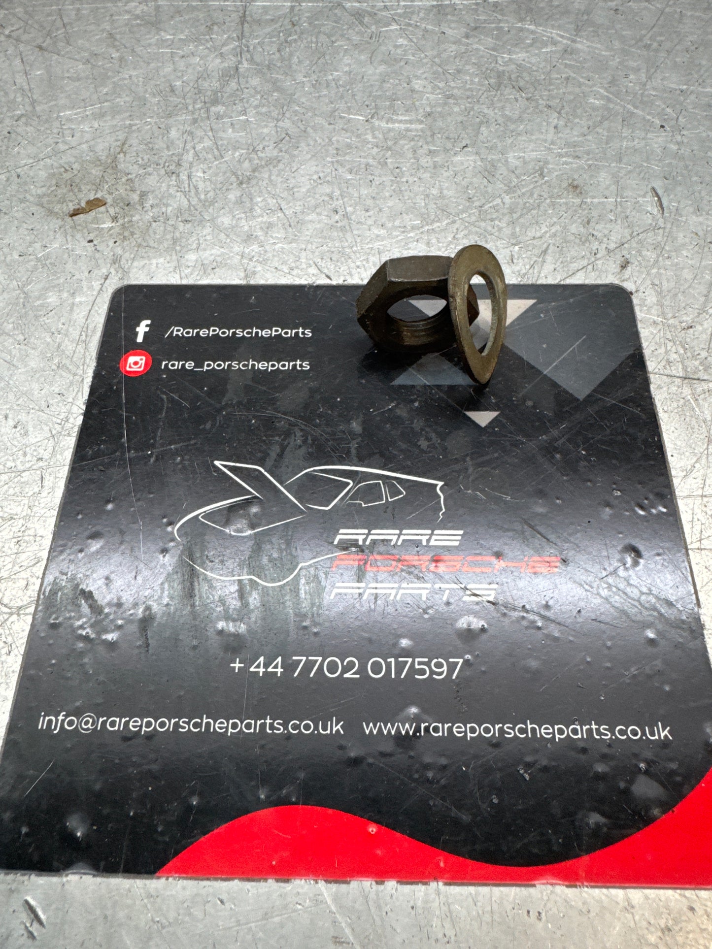 Porsche 924 / 944 / 928 / 968 steering wheel nut with washer NO 122385 , 90007800601 used