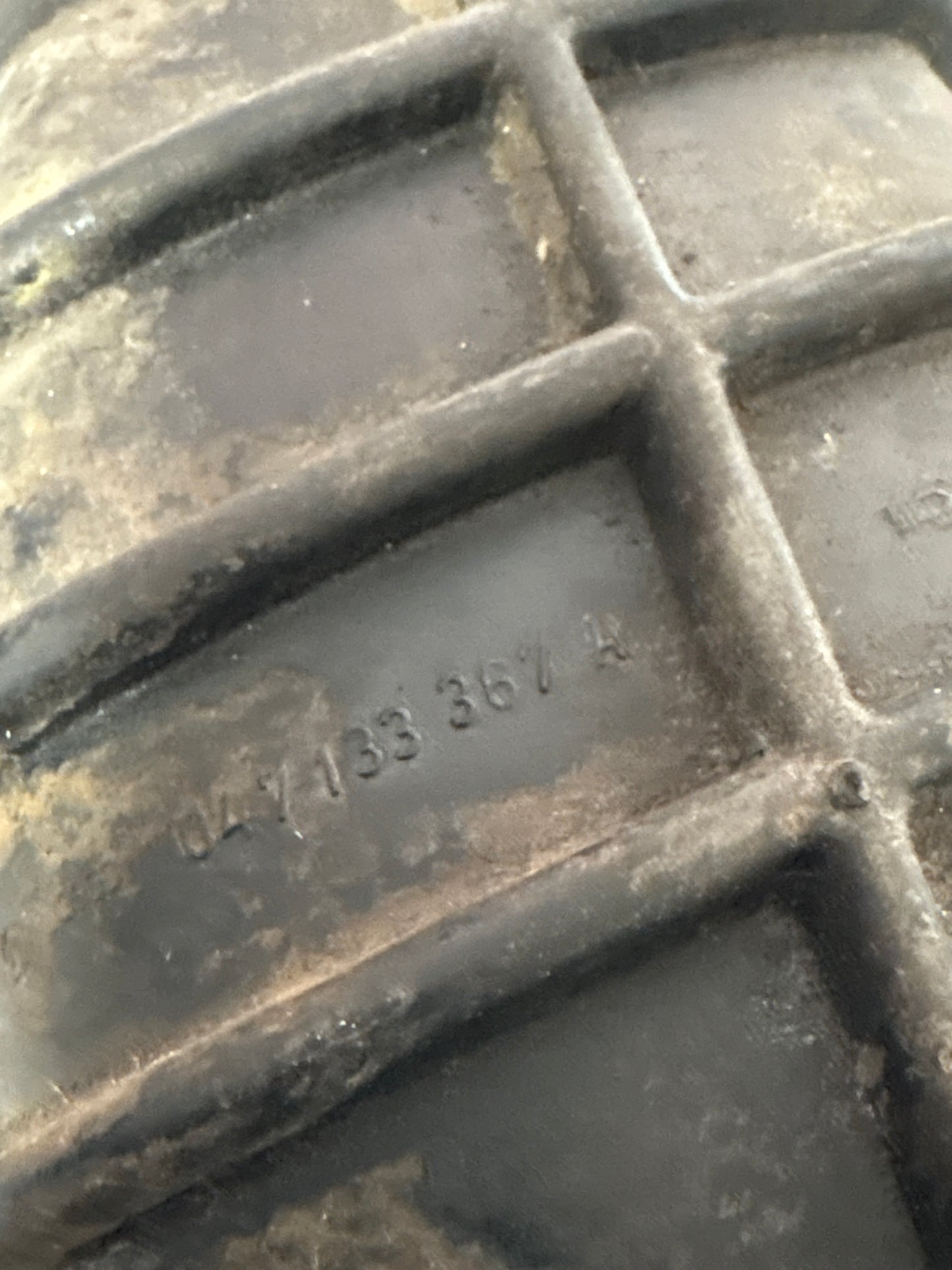 Porsche 924 fuel metering head to air intake 047133367A 047 133 367 A