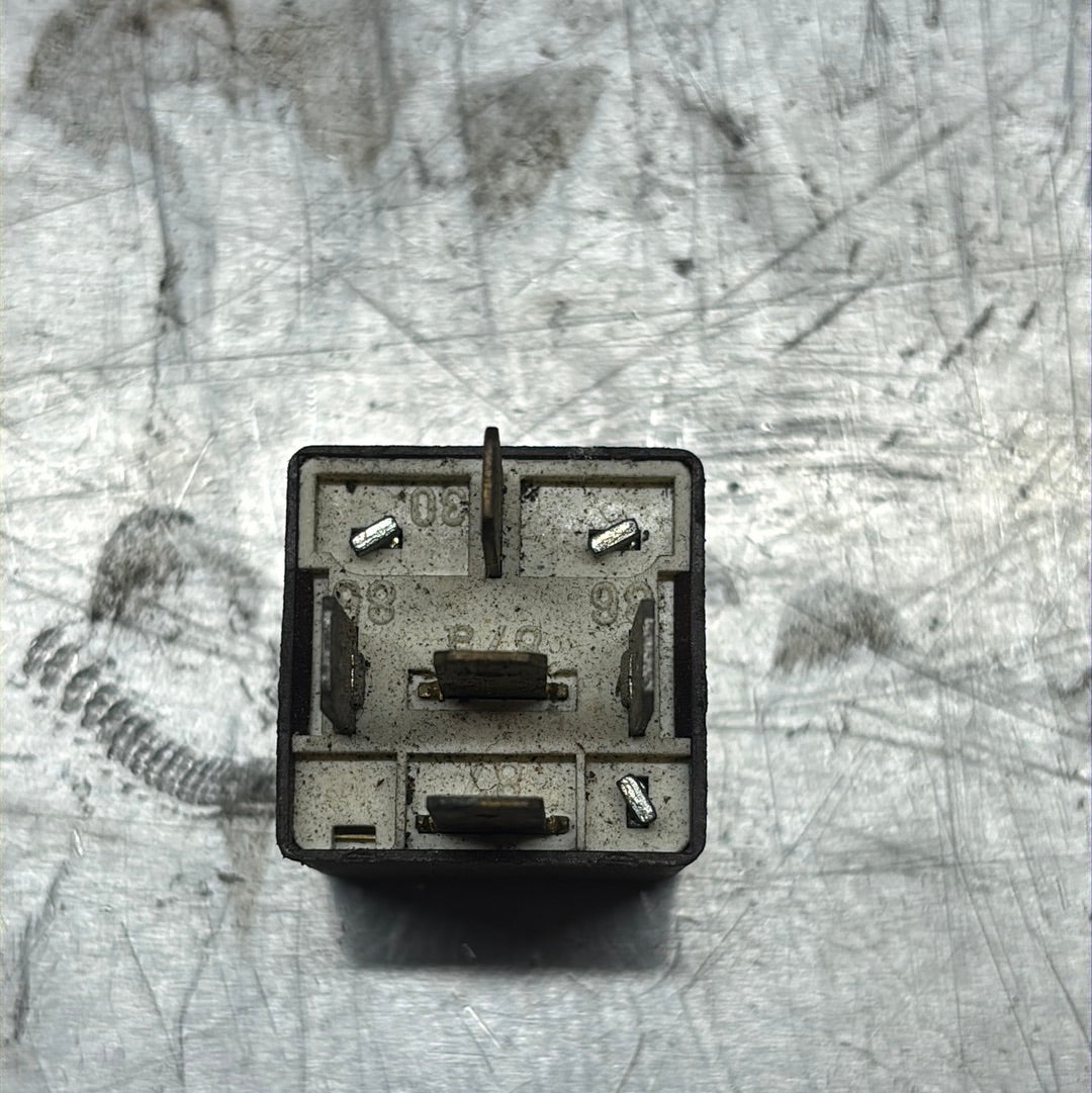 Porsche 944/924S Sunroof Relay 431951253D 1984-88 used
