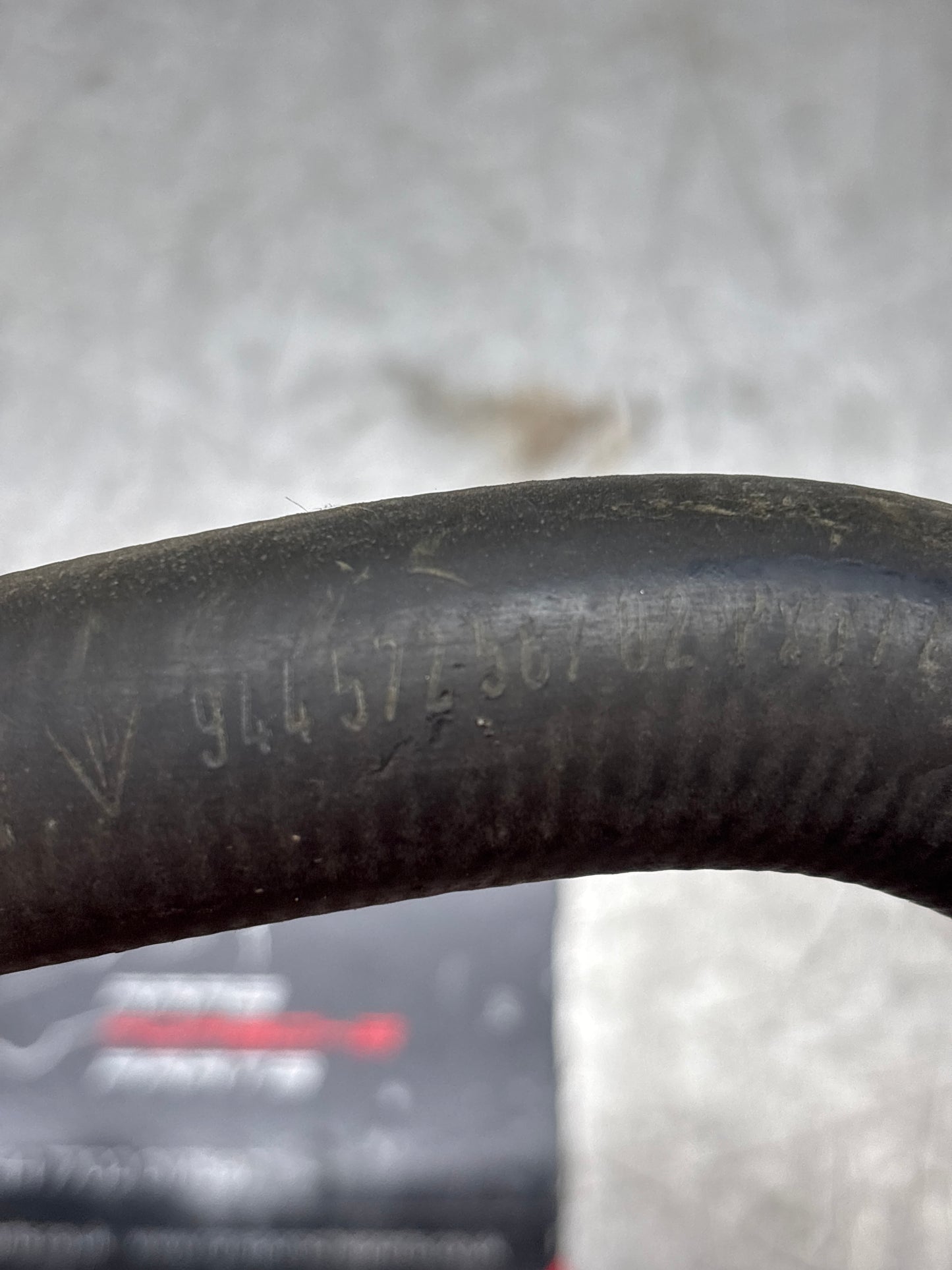 Porsche 944 '86- 2.5 water hose heater flow 94457258701 used