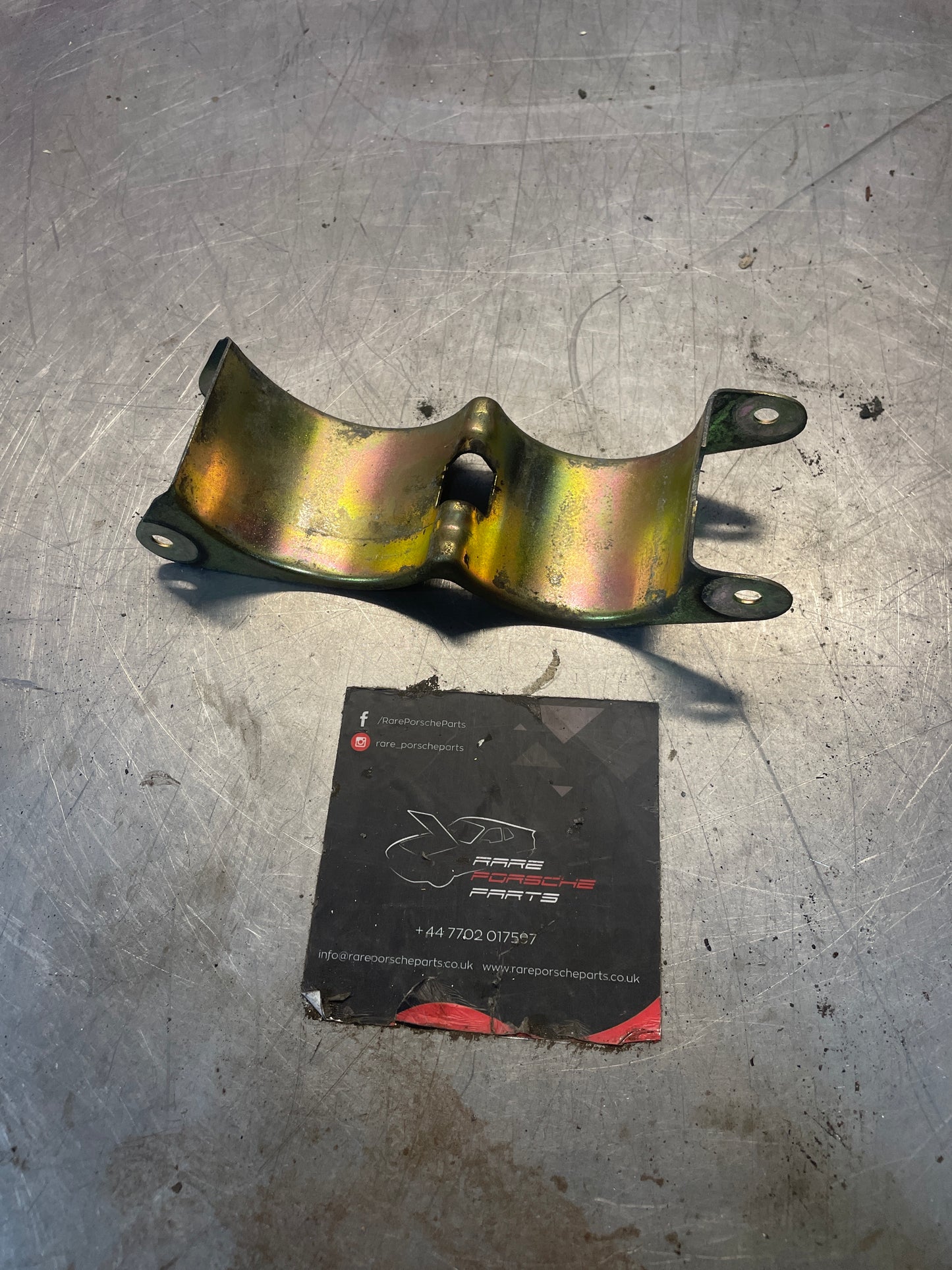 Porsche 928 S2 92835615101 bracket holder fuel pump, used