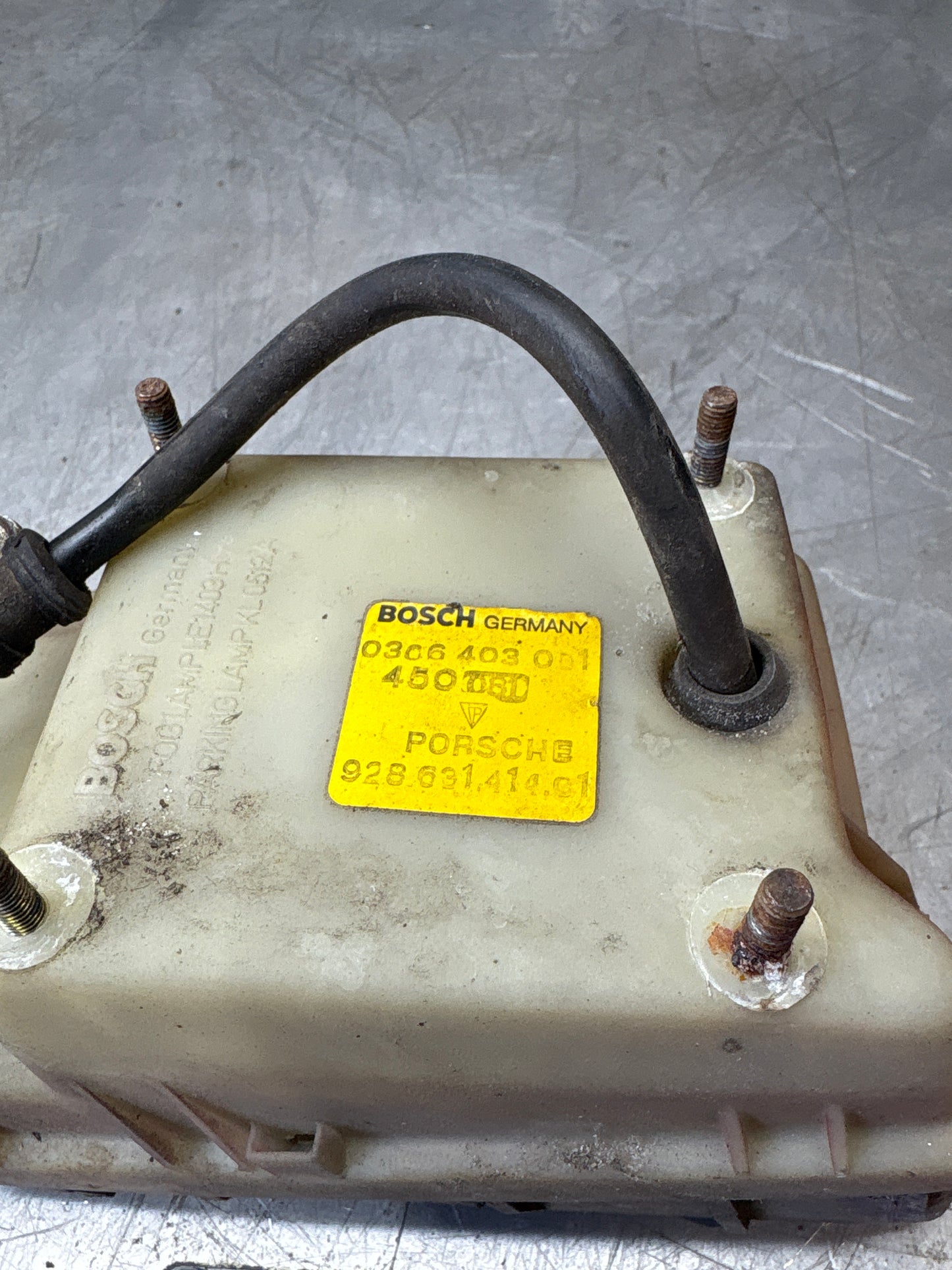 Porsche 928 Bosch headlight high beam, left, for spares or repair 0306403001 / 92863141401