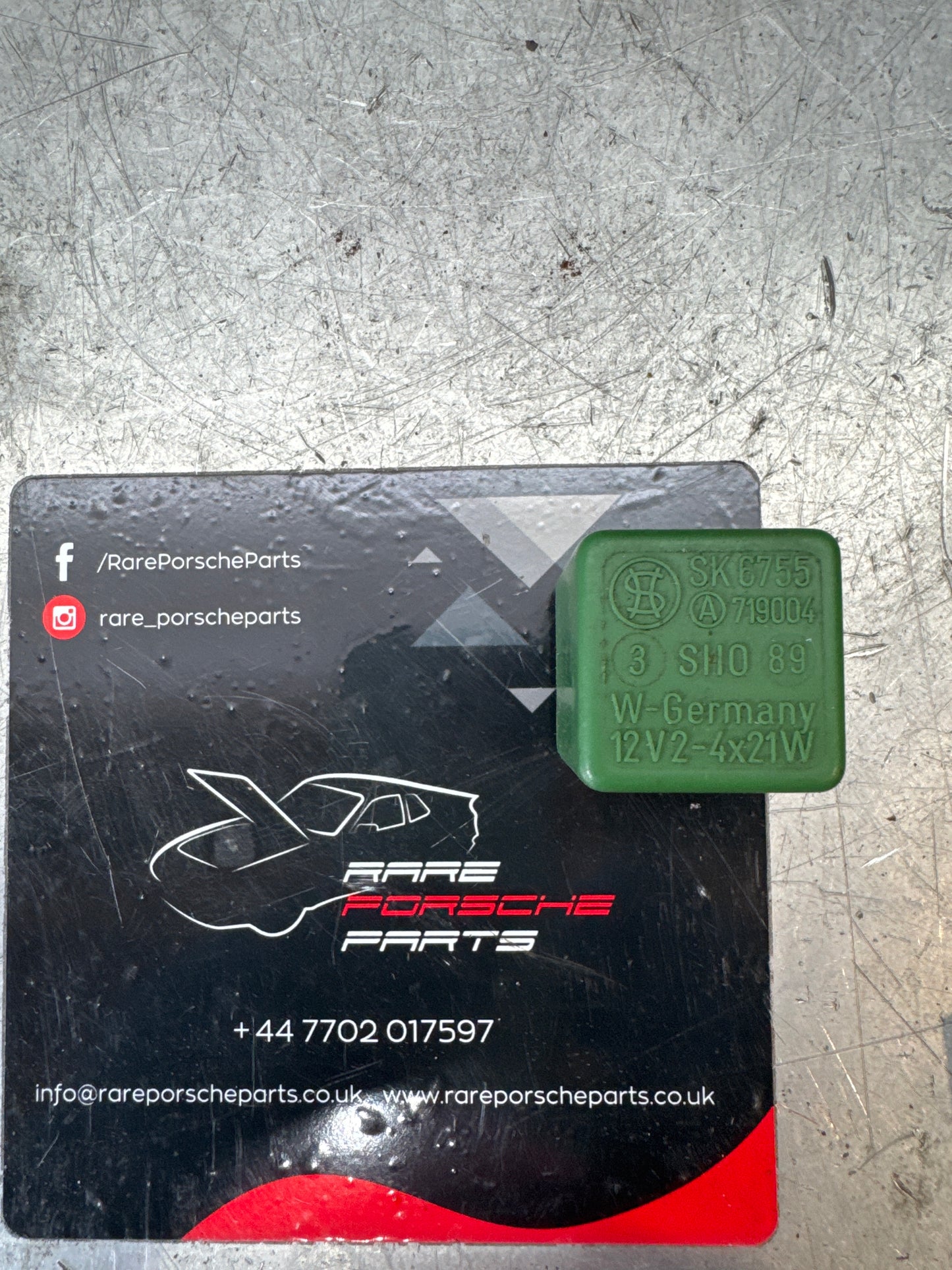 Porsche Porsche 944/924 indicator flasher Relay 111953227D used