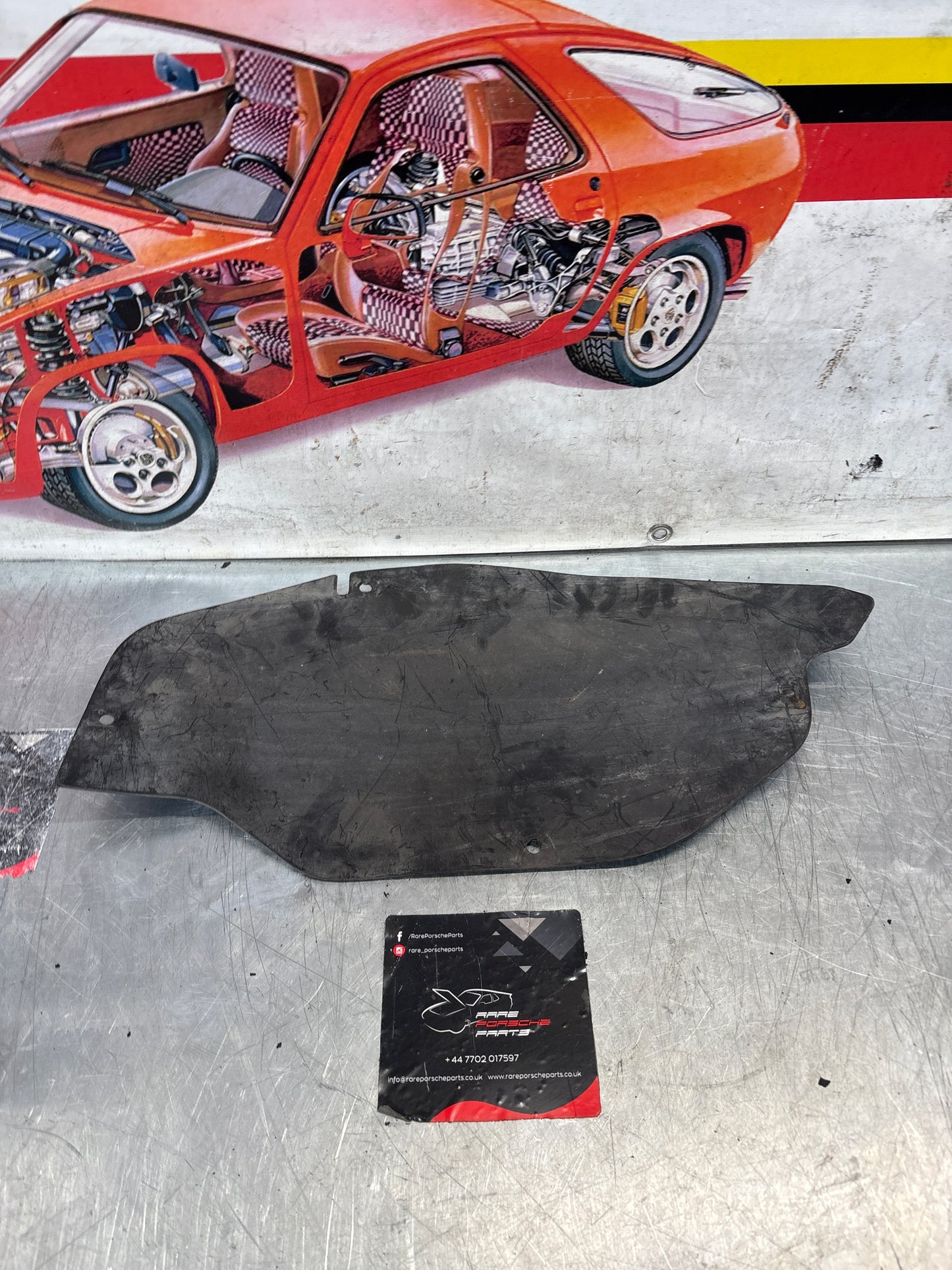 Porsche 928 S4 left rear wheel cover, used 92850430903