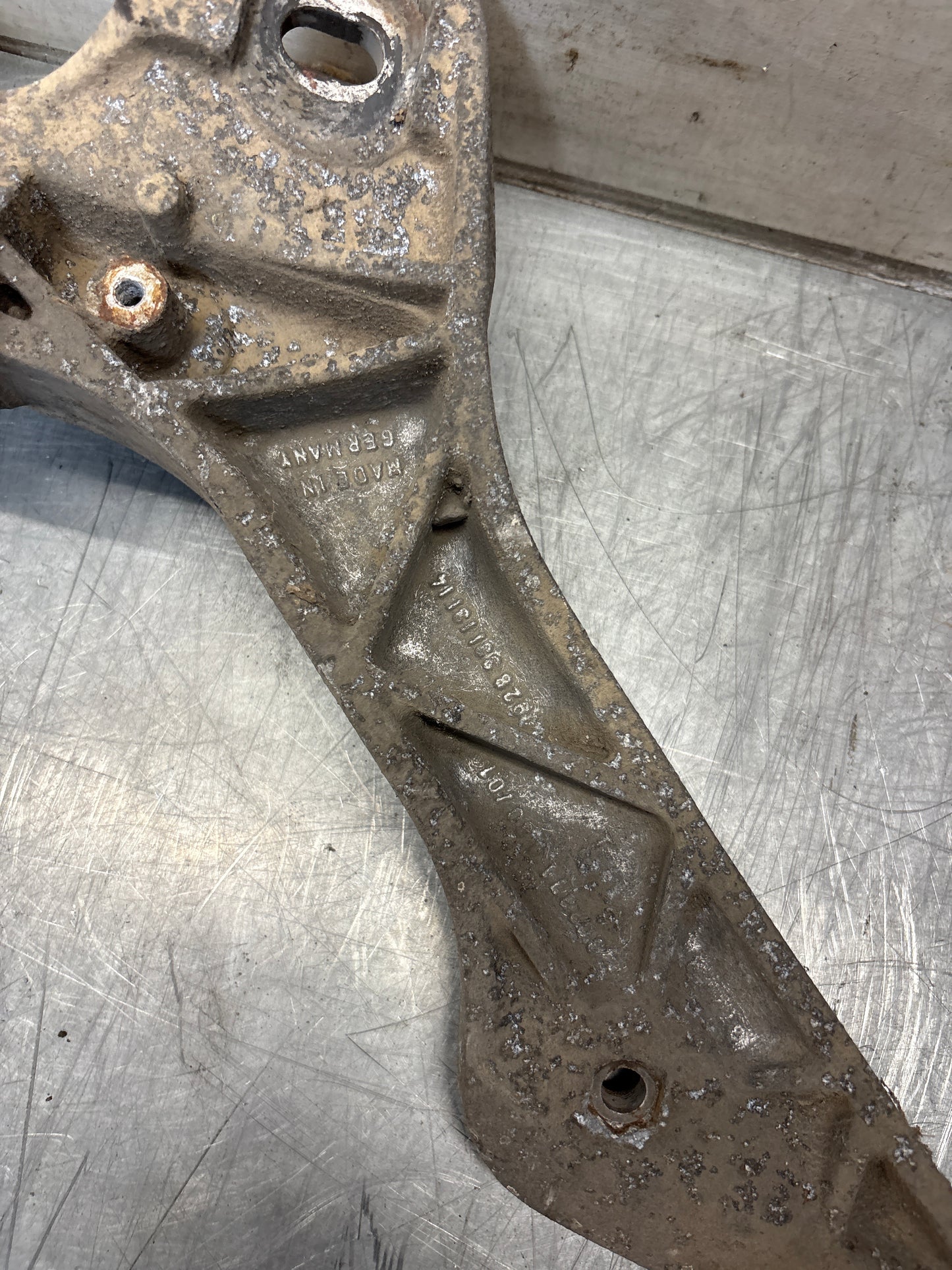 Porsche 928 rear gearbox subframe, used 92833113114