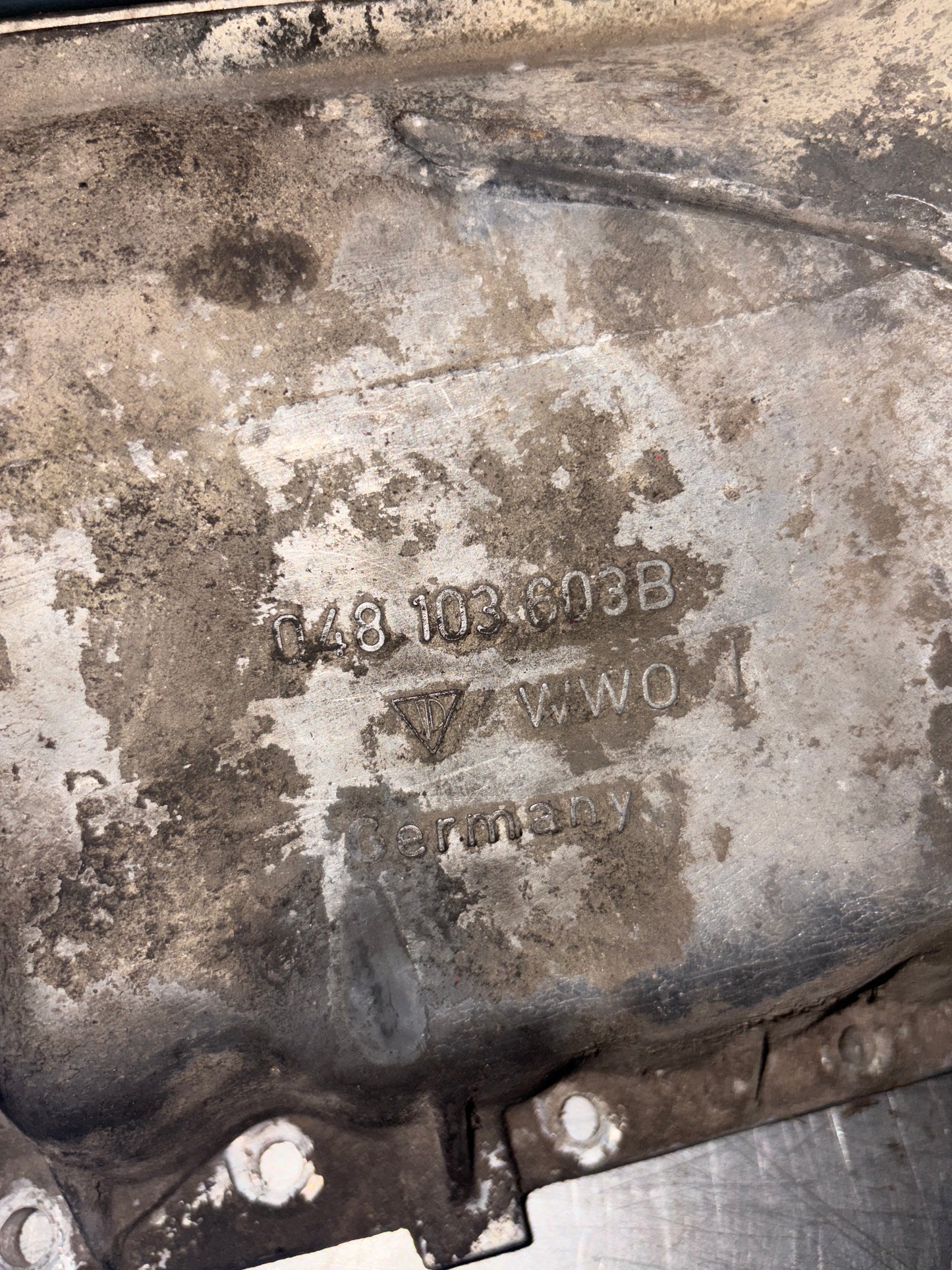 Porsche 924 2.0 engine oil pan, used 048103603B