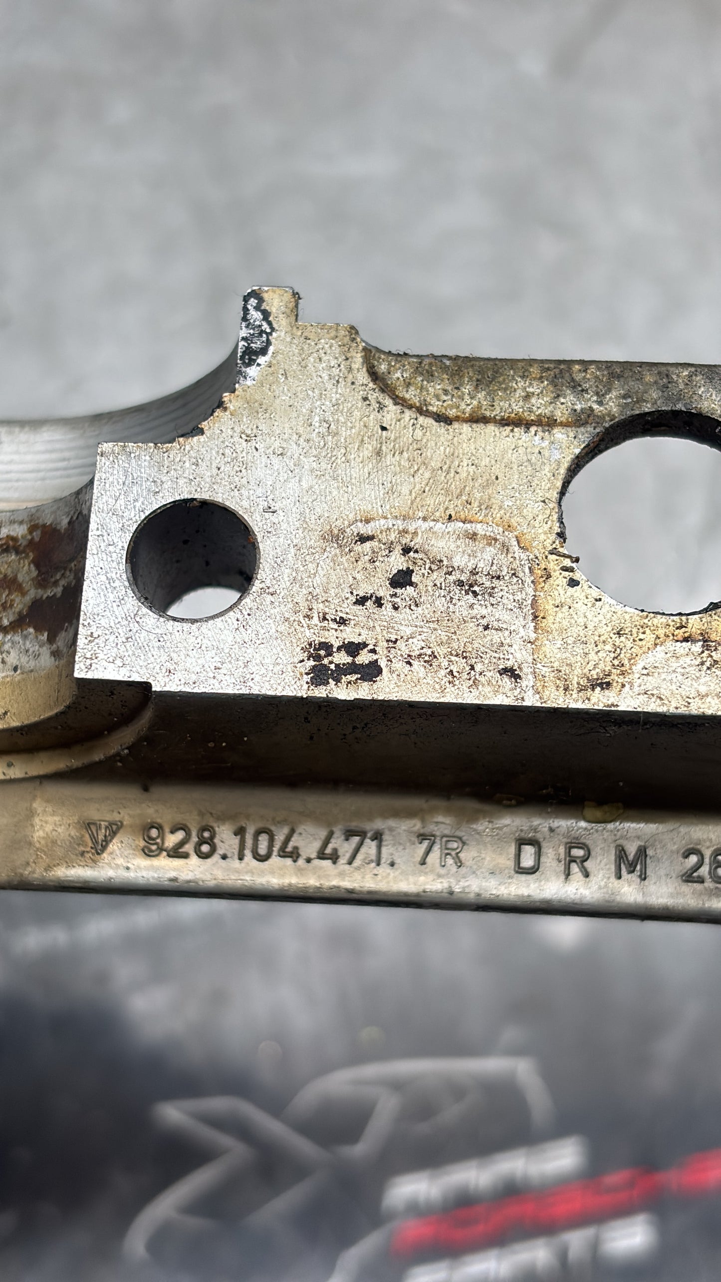 Porsche 928 944 S2 cam holder, used, 9281044717R