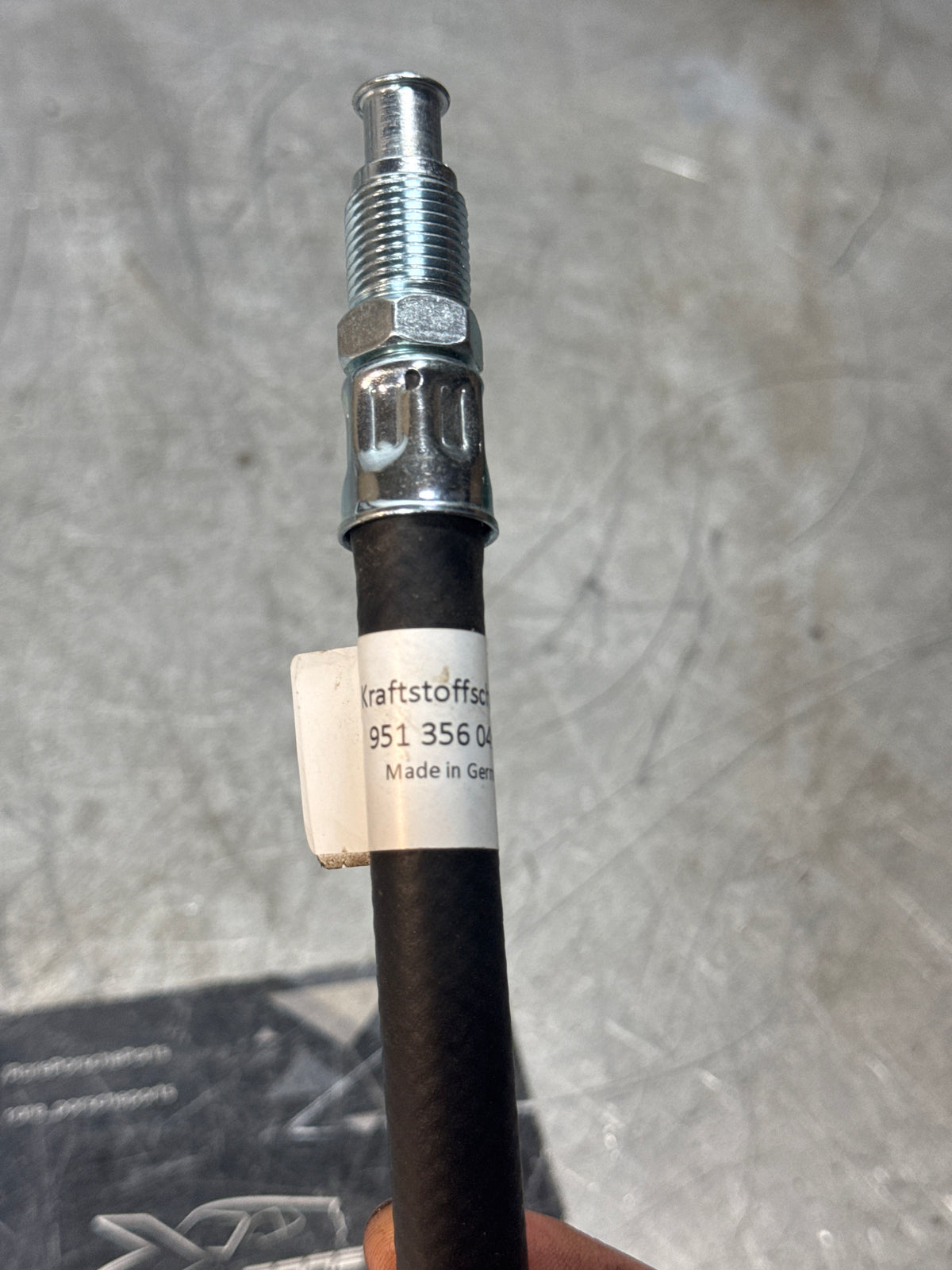 Porsche 944 (84-91) Fuel line, Pump to Filter. 95135604110- New