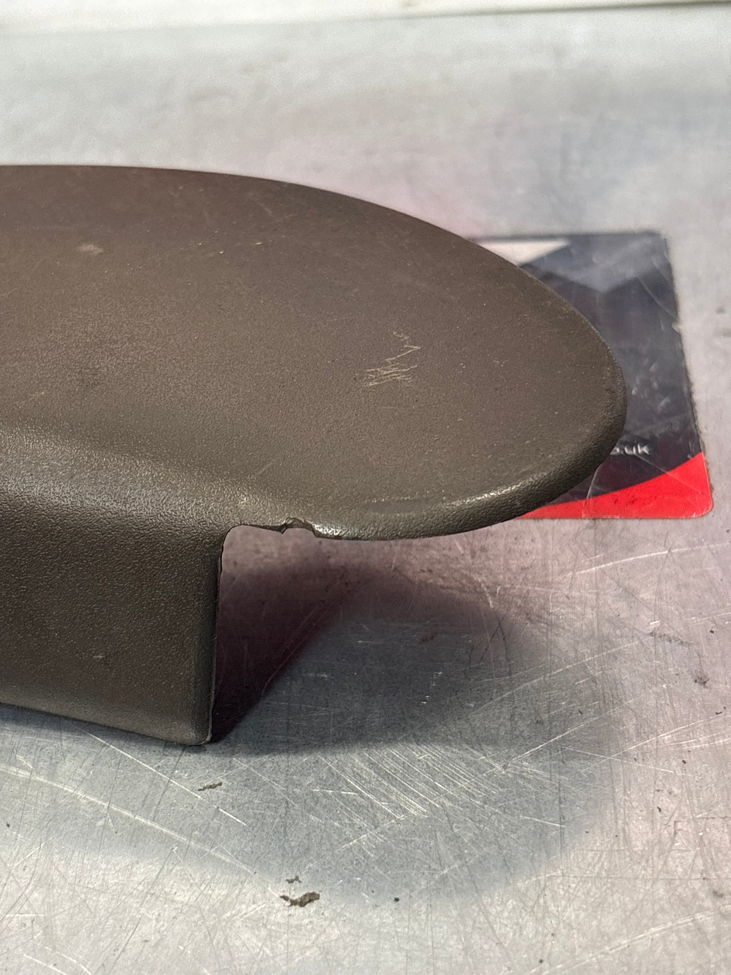 Porsche 928 seat hinge cover grey, right used 92852114802