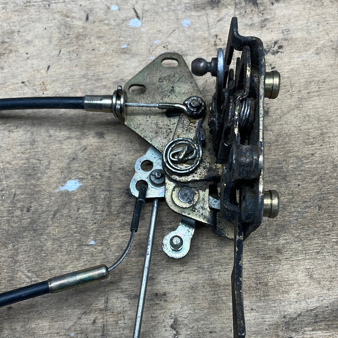 Porsche 924 944 rechter Türriegel 92753705409 gebraucht