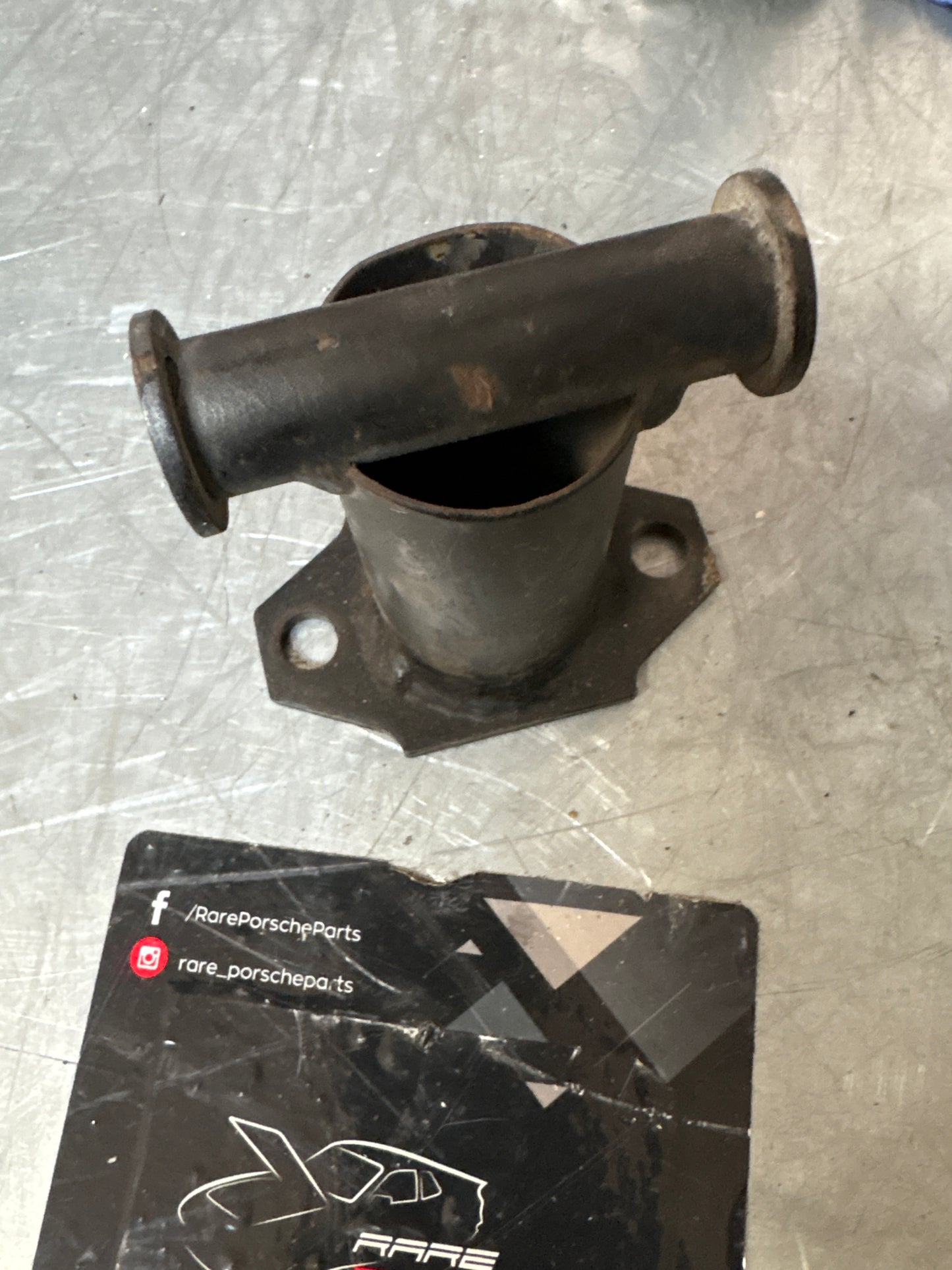 Porsche 928 Bumper shock absorber bracket, used 92850501702