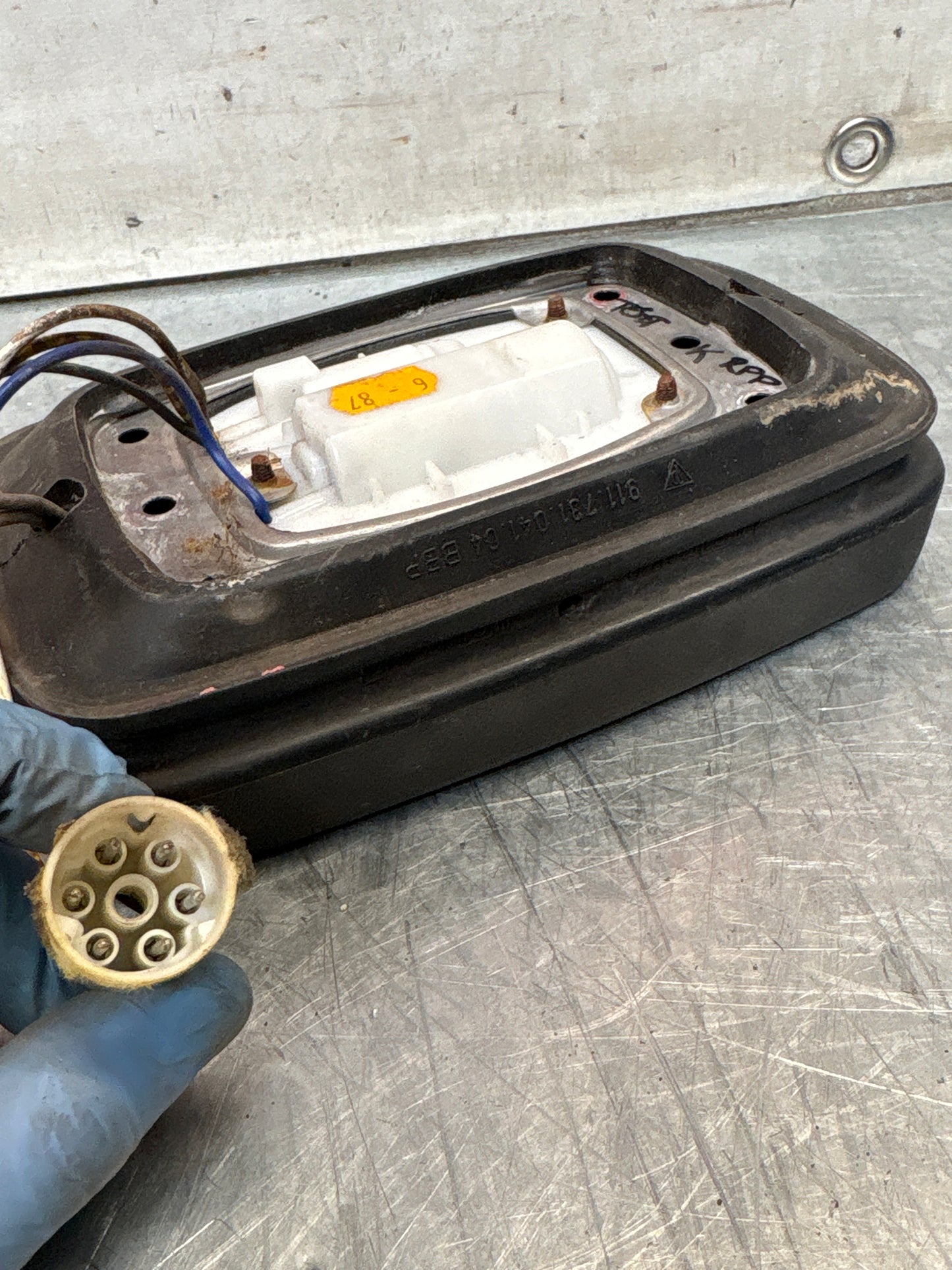 Porsche 924 944 911 Außenspiegelmotor links 91173104104