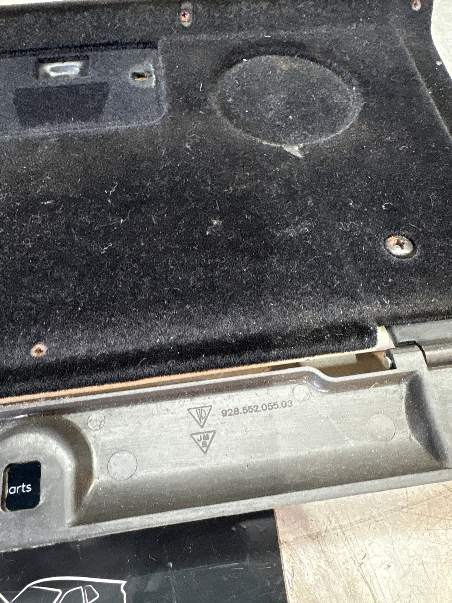 Porsche 944 85-92 glove box lid no catches white used