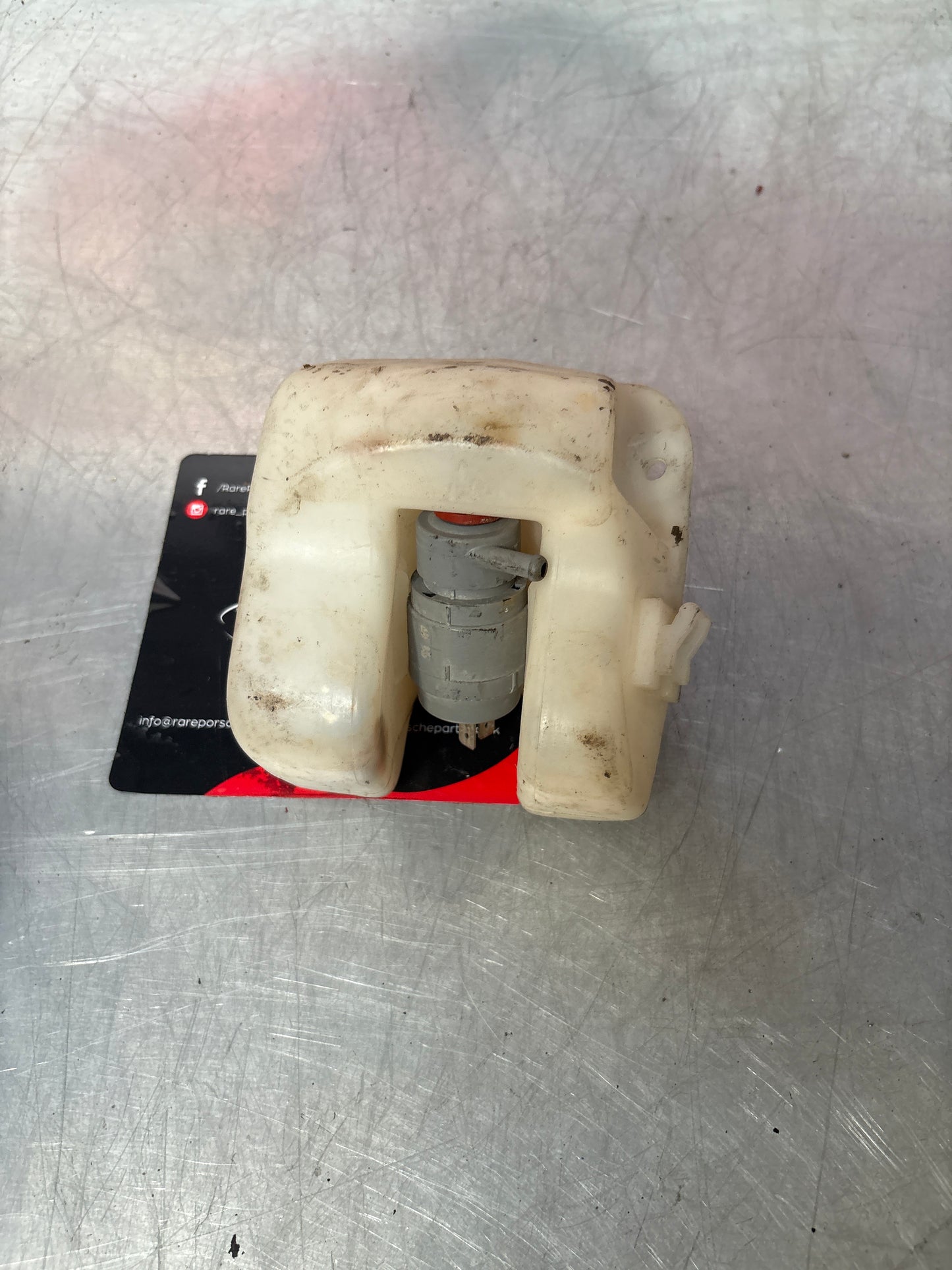 Porsche 928 S4 windshield water tank, used 92852809100
