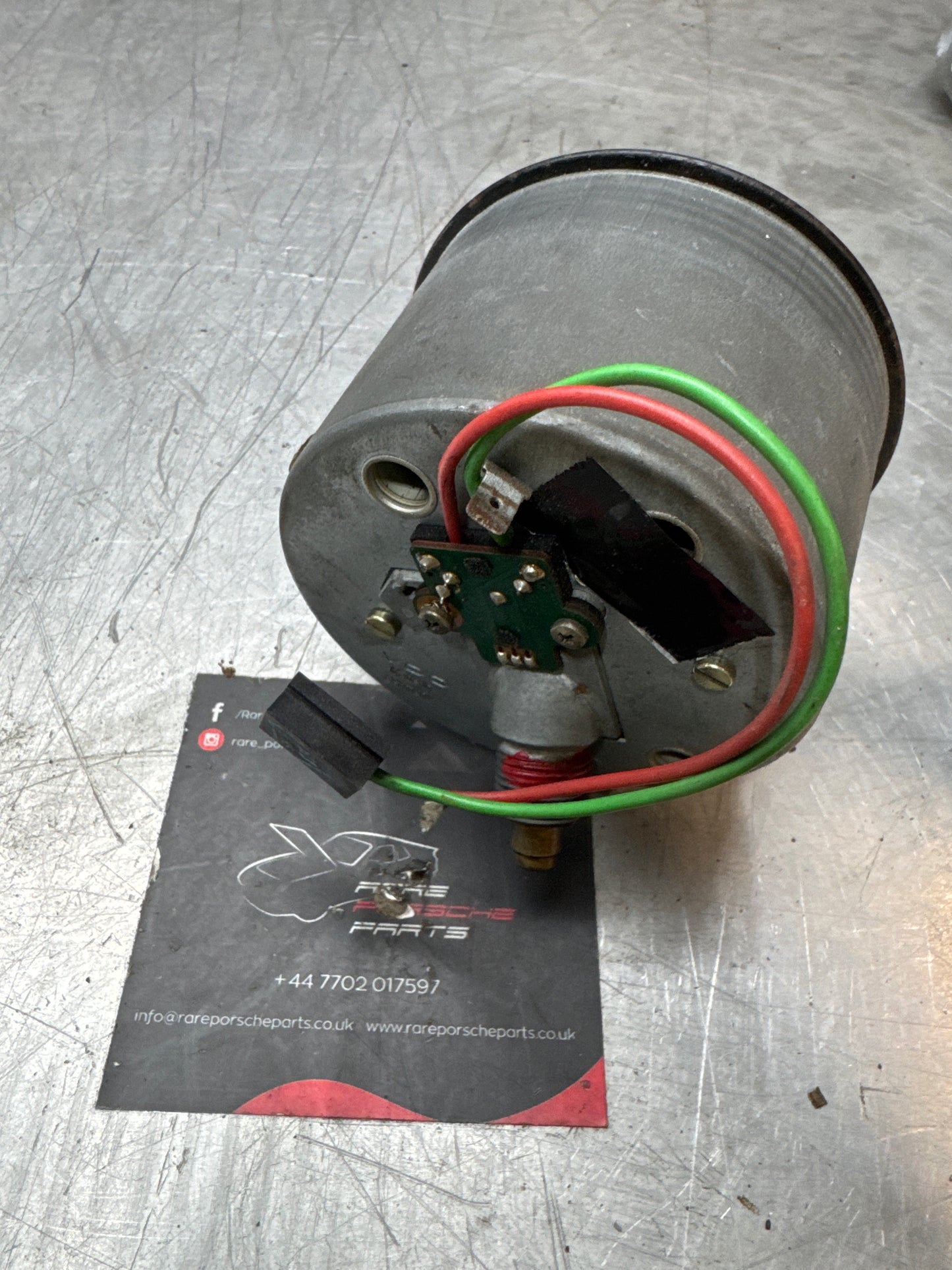 Porsche 944 speedometer showing 86407 miles 94464103600 used