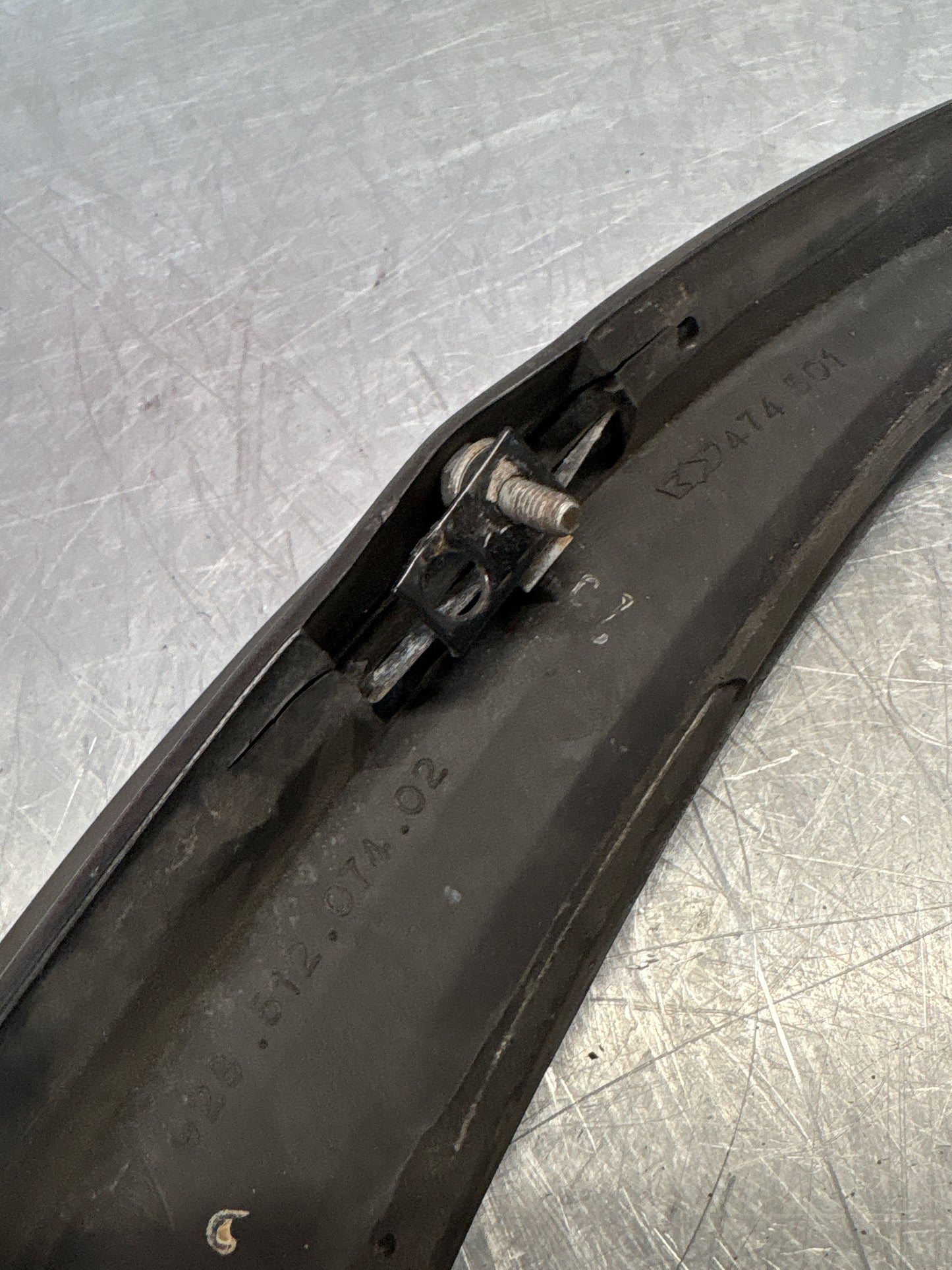 Porsche 928 Spoiler angolare posteriore destro, usato 92851207402