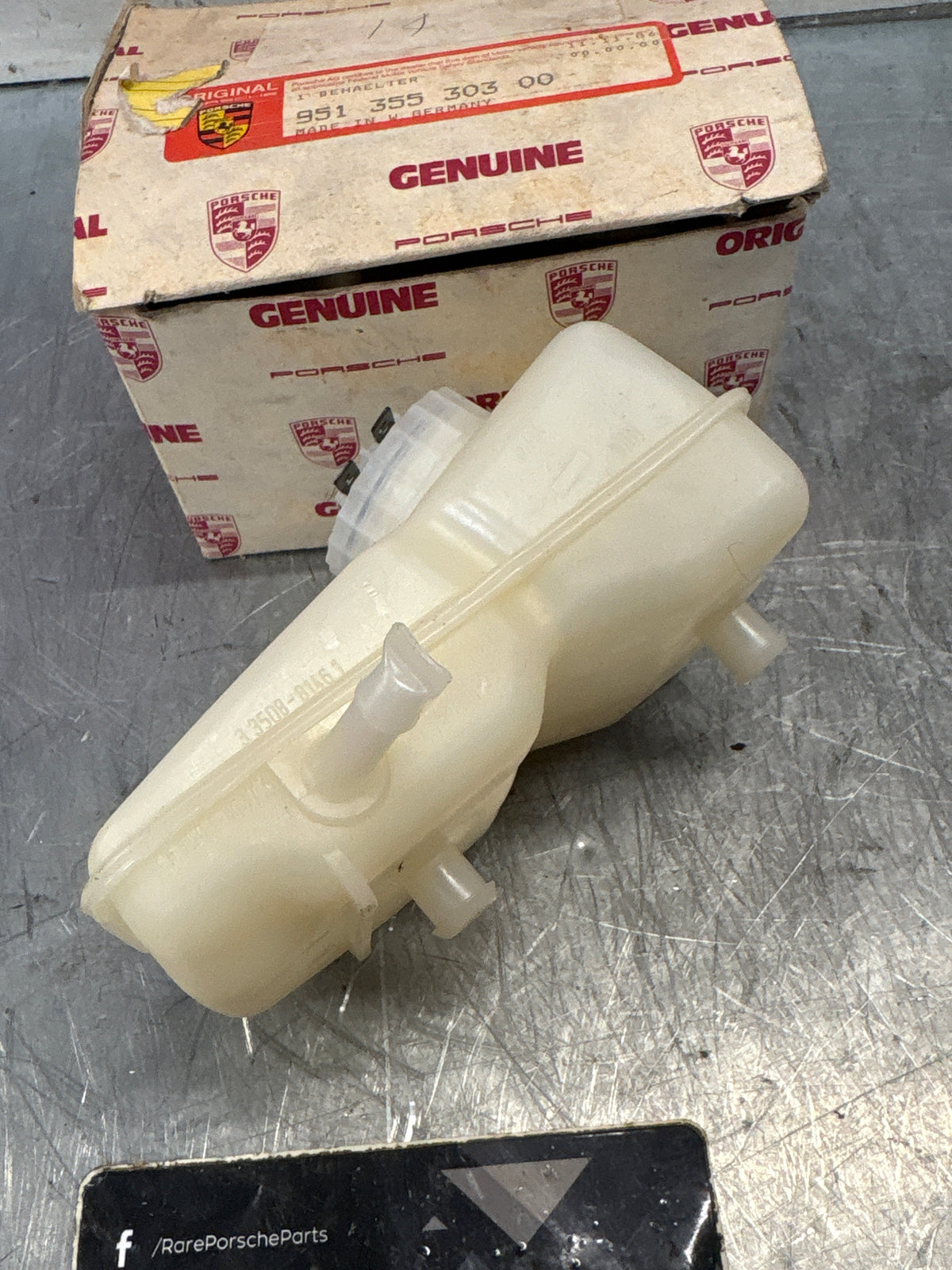 Porsche 944 Turbo / S2 / 968 brake fluid reservoir, genuine 95135530300