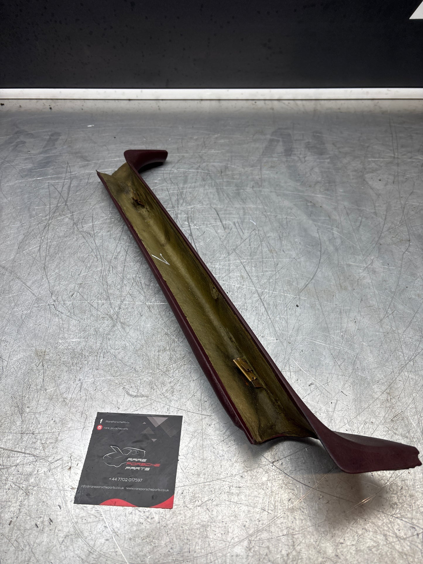 Porsche 928 A pillar trim 92855507402 right, burgundy, used